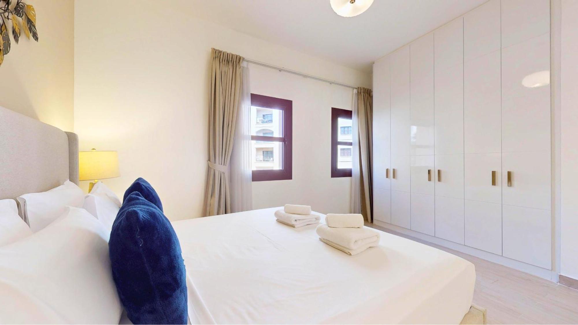 Luxury Living 1br Fully Furnished In Jumeriah Golf Estate