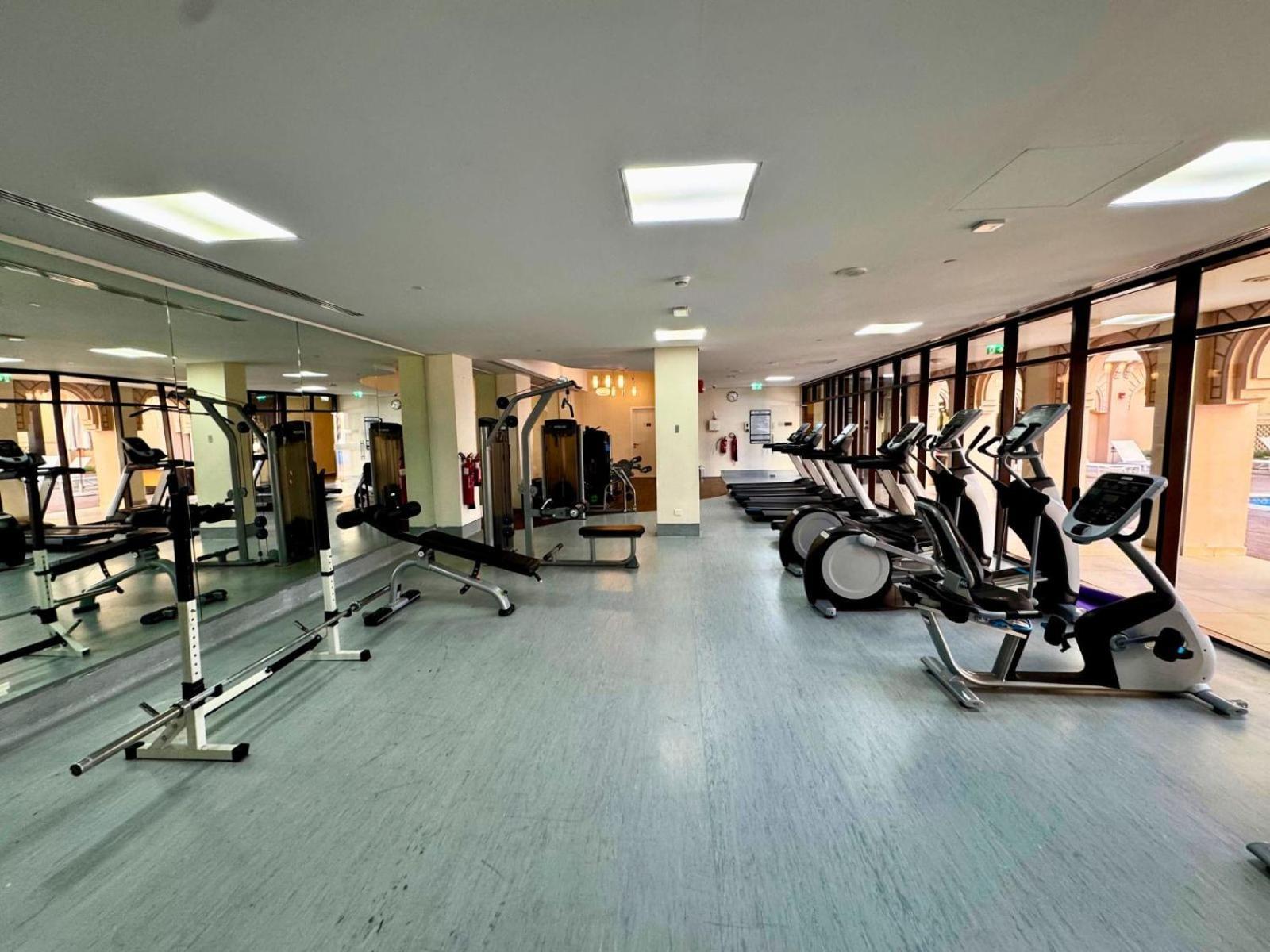 Luxury Living 1br Fully Furnished In Jumeriah Golf Estate Apartment