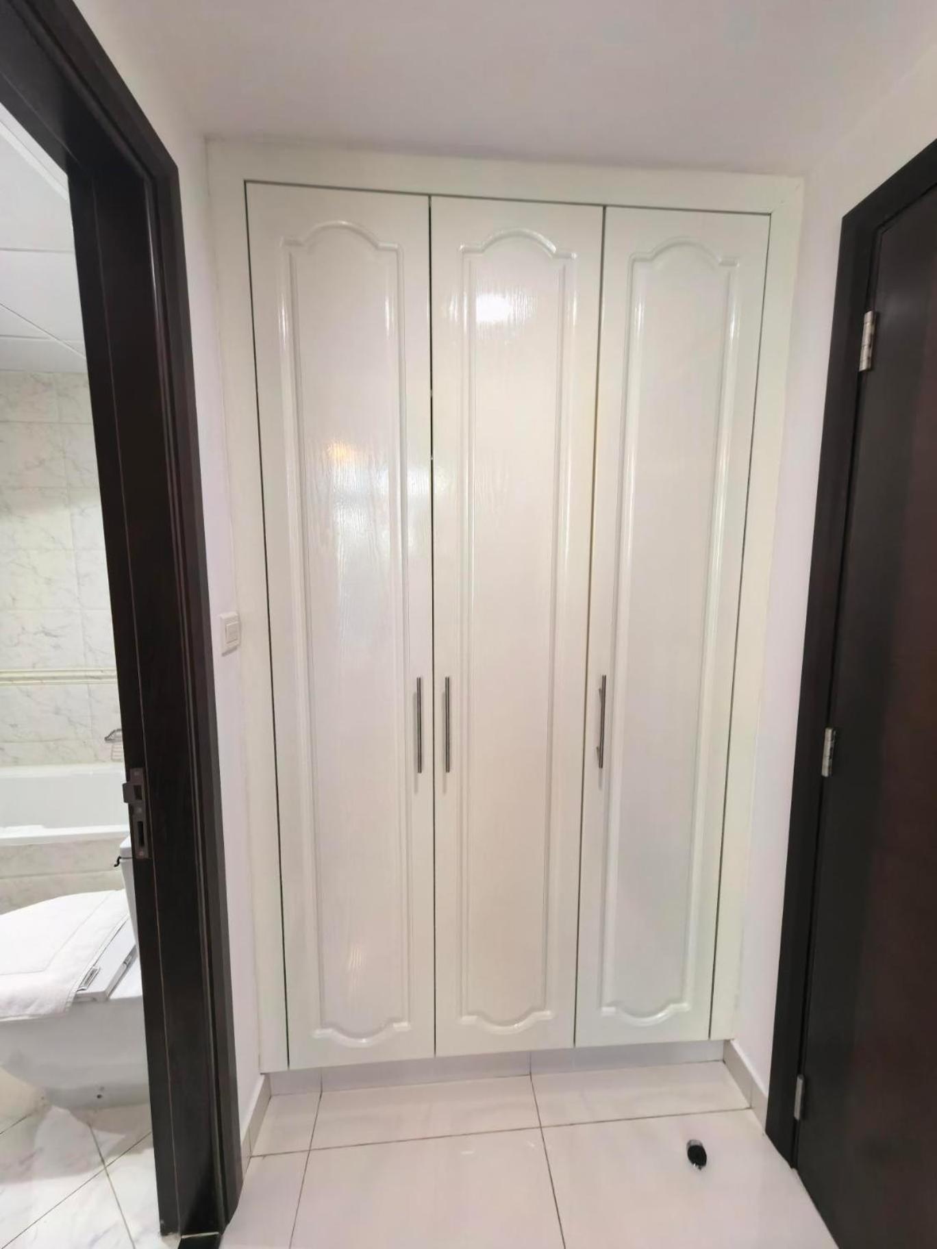 Majestic Tower Apartment *