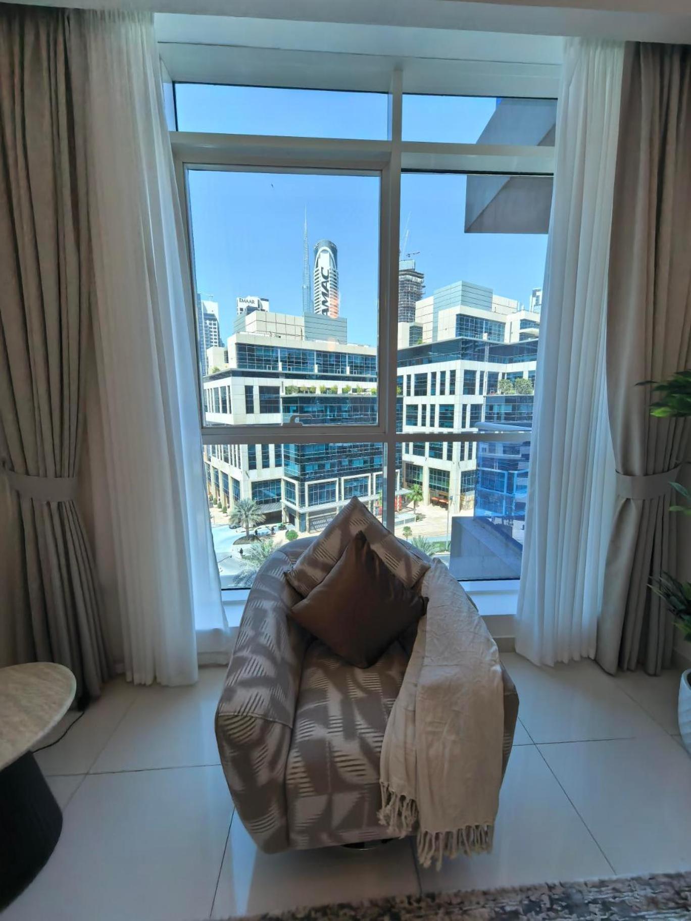 Majestic Tower Apartment Dubai
