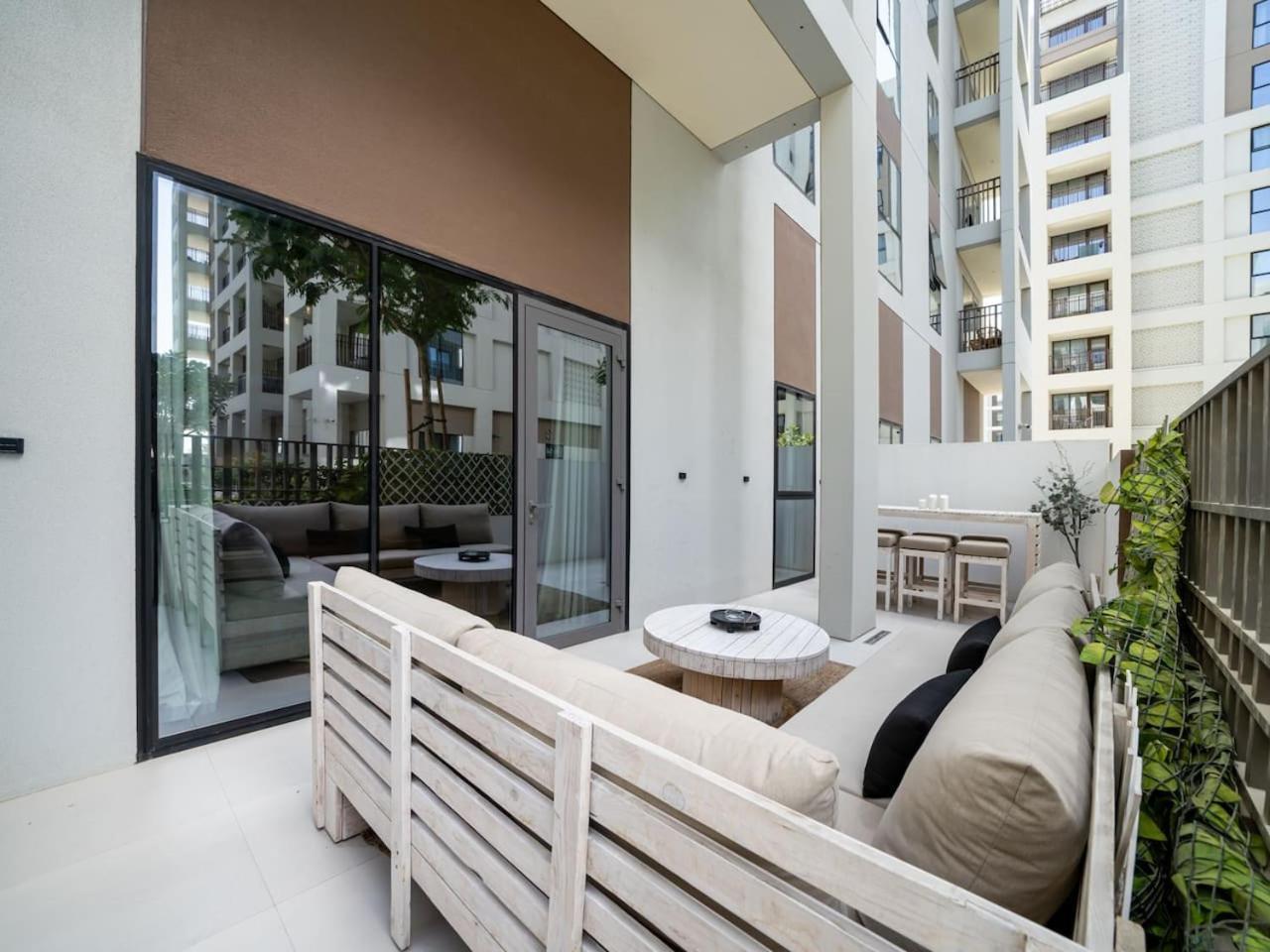 Chic Creek 1-bed With Large Terrace *