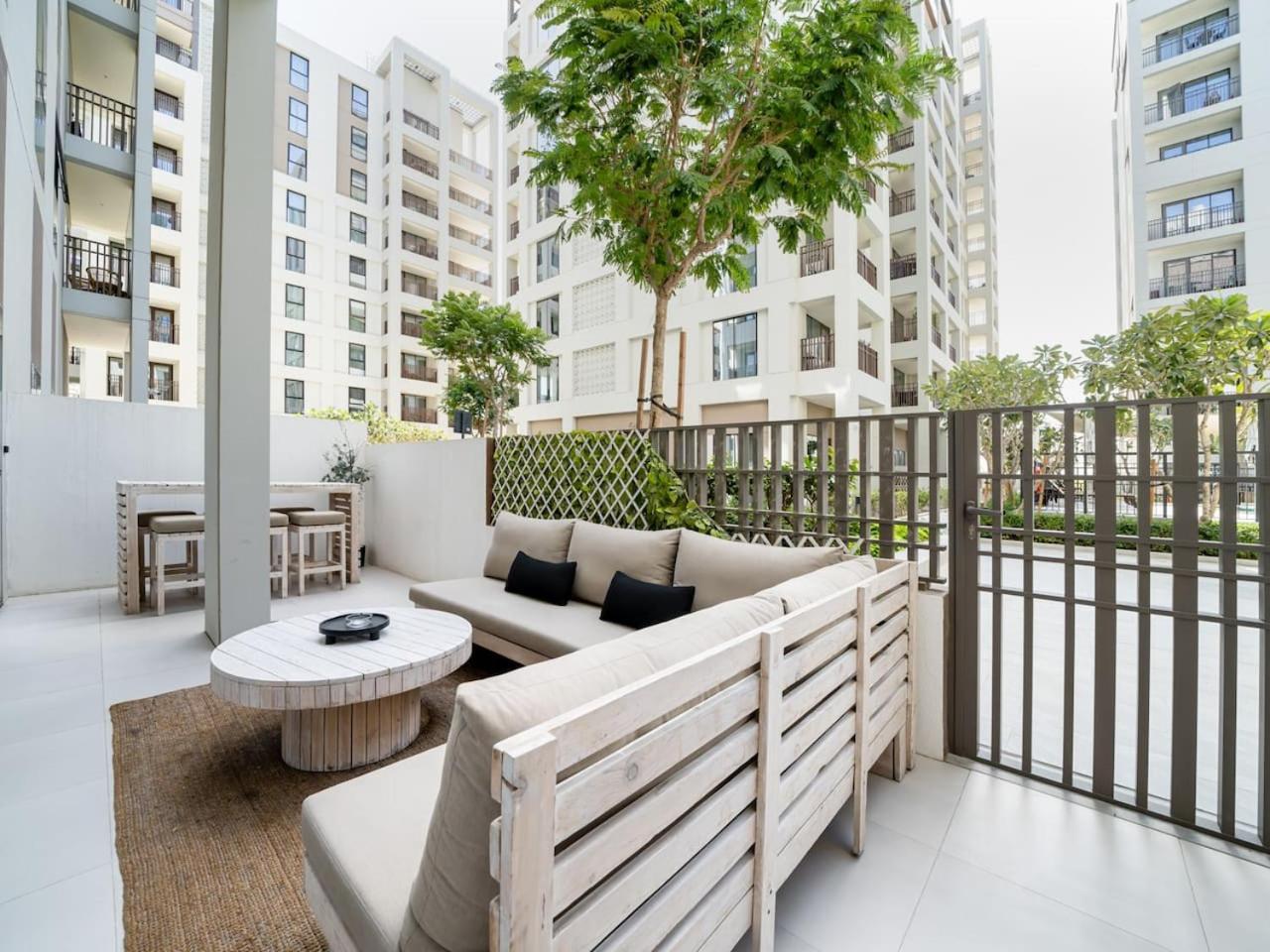 Chic Creek 1-bed With Large Terrace Dubai