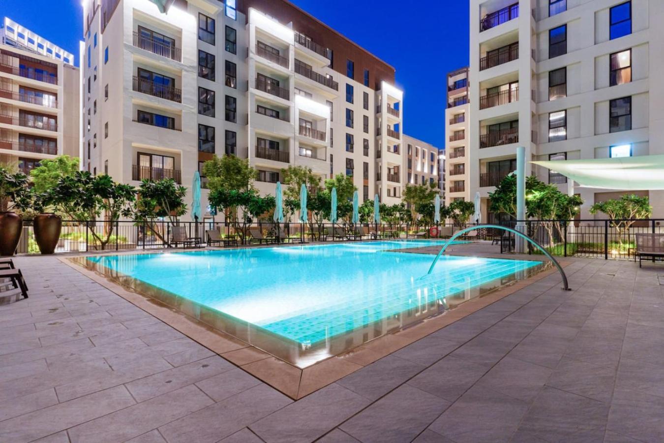 Chic Creek 1-bed With Large Terrace Apartment *