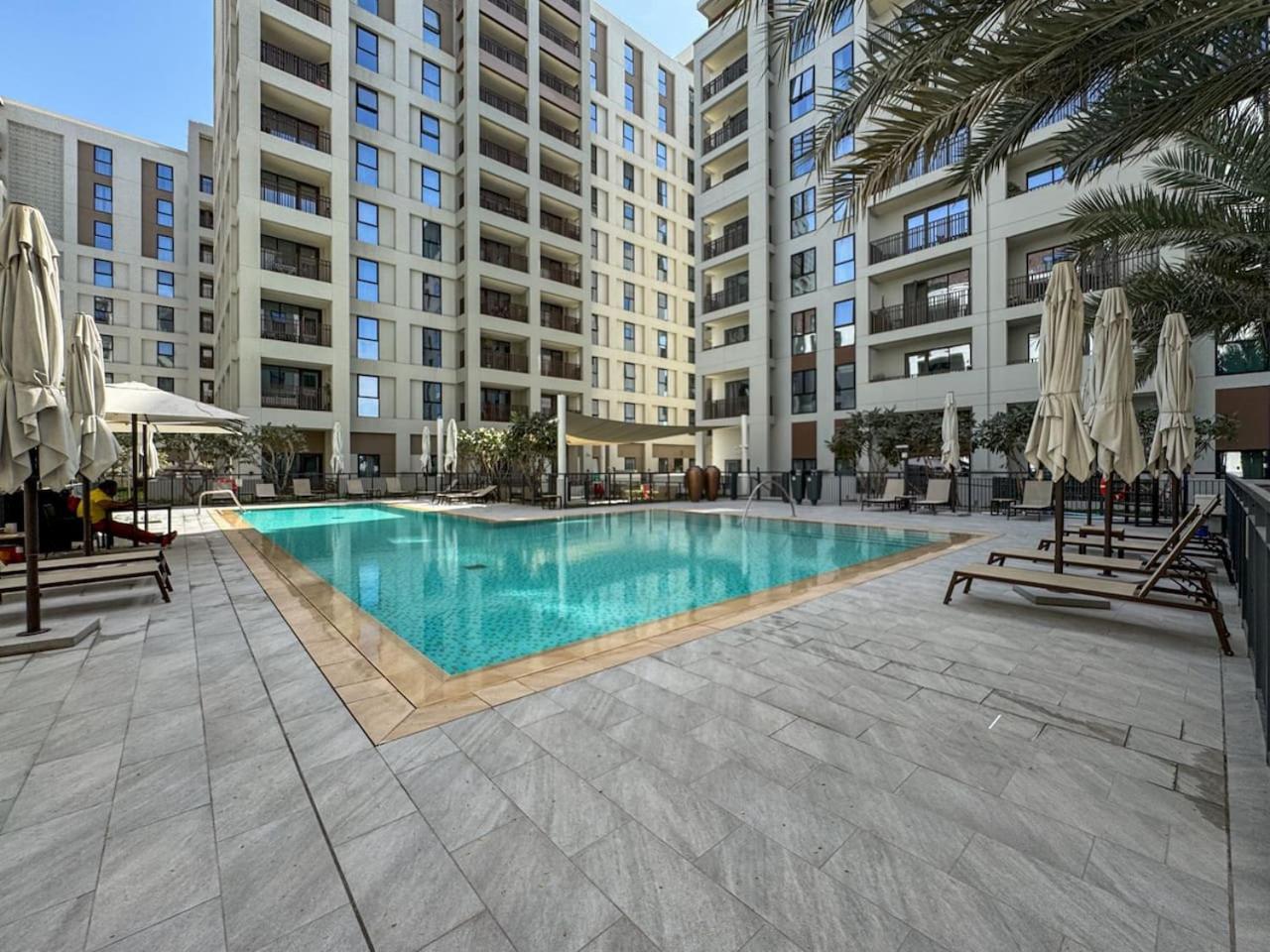 Chic Creek 1-bed With Large Terrace Dubai