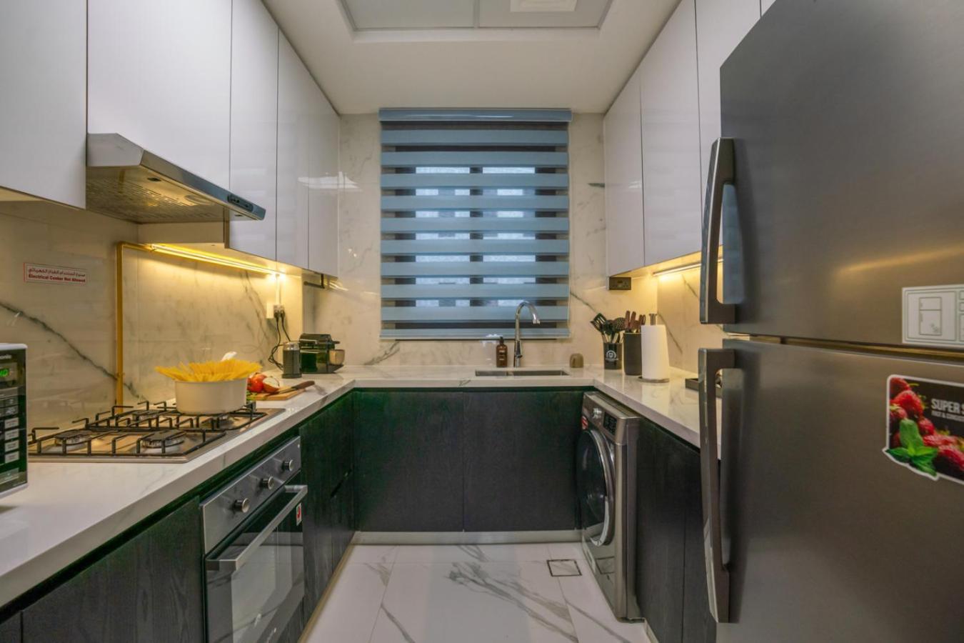 Apartment Serene Family Haven With Gym Pool And Sauna Dubai