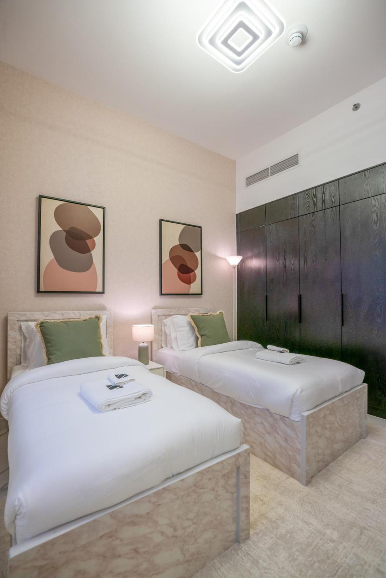 Apartment Serene Family Haven With Gym Pool And Sauna *