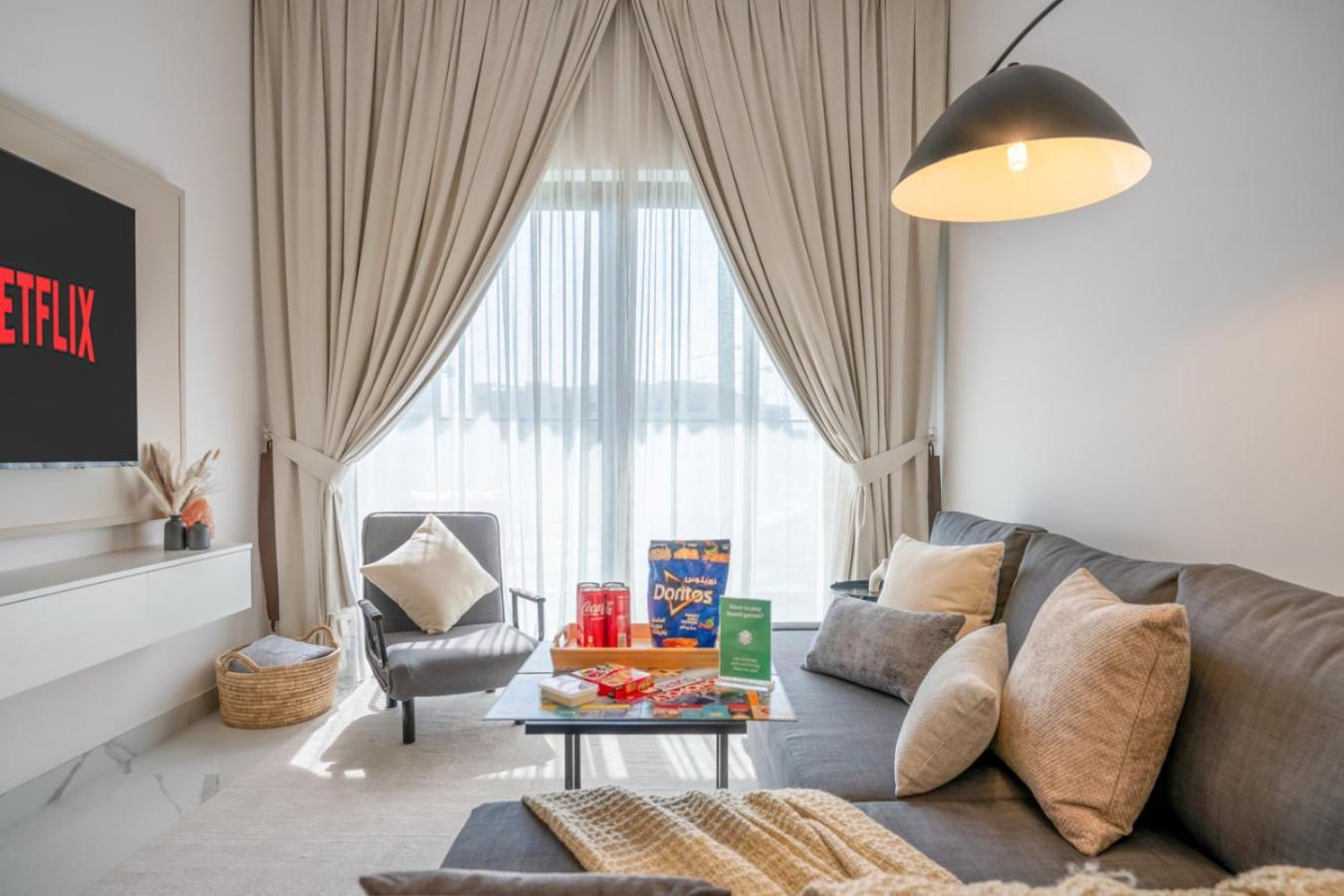Apartment Serene Family Haven With Gym Pool And Sauna Dubai