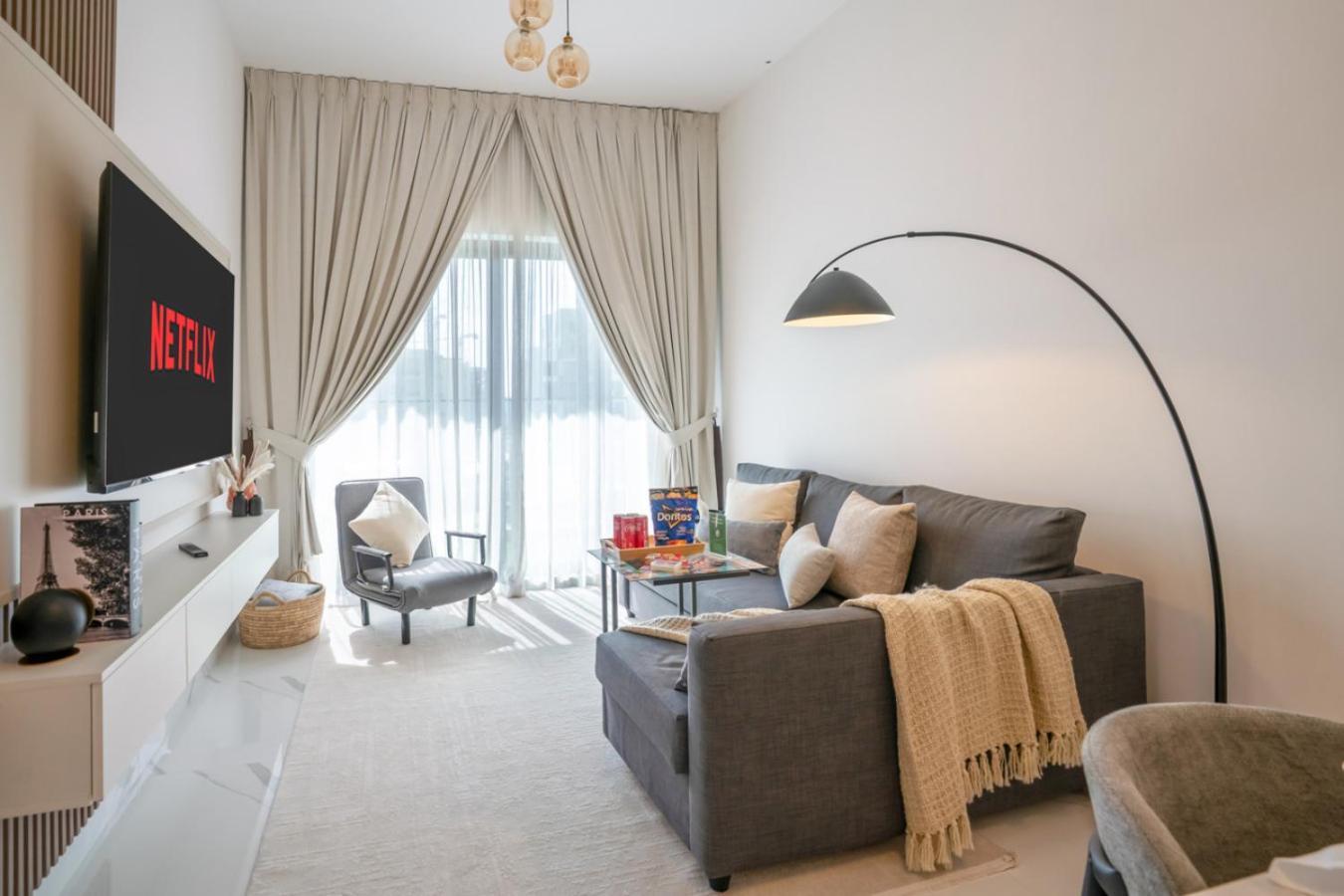 Apartment Serene Family Haven With Gym Pool And Sauna Dubai