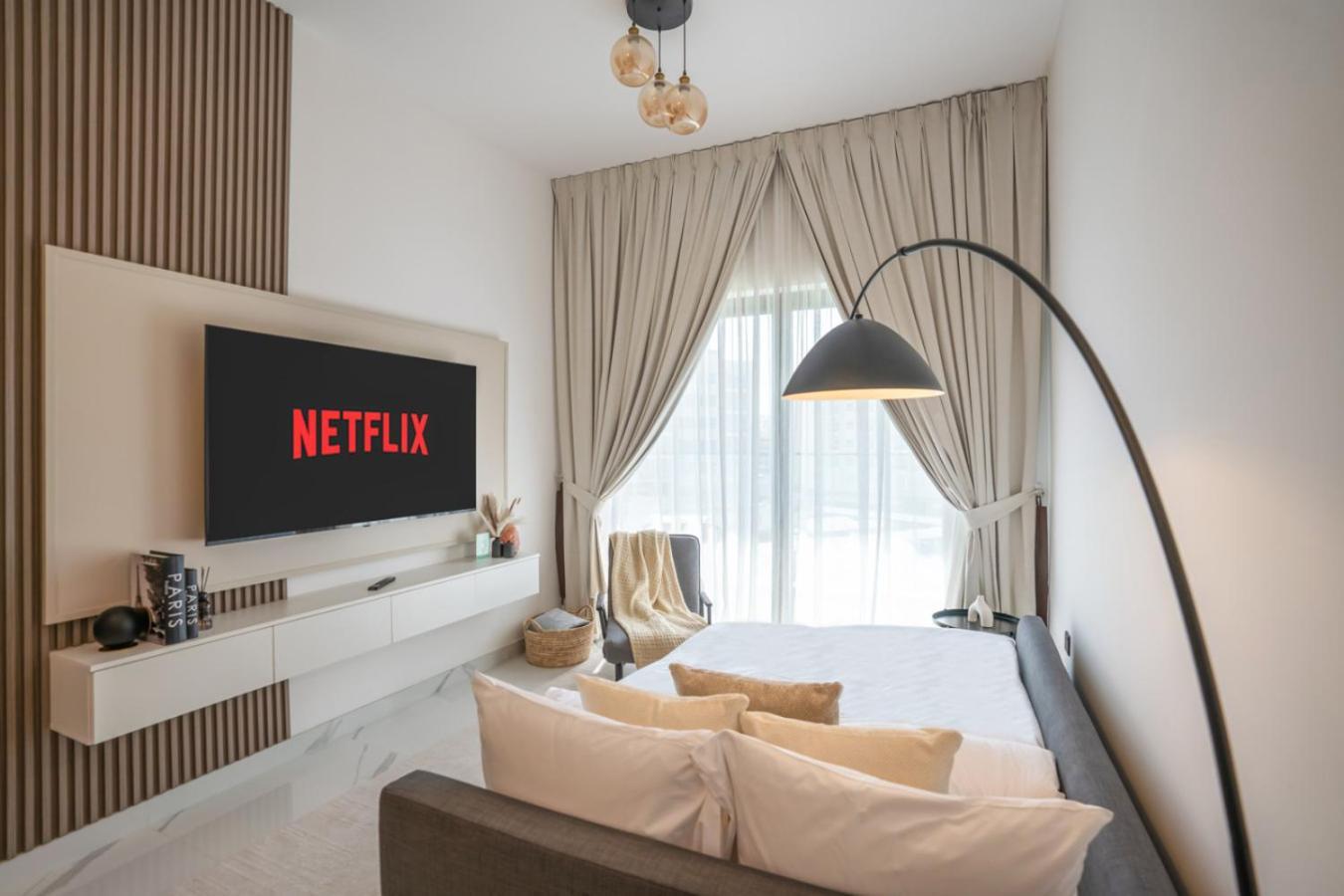 Serene Family Haven With Gym Pool And Sauna Apartment