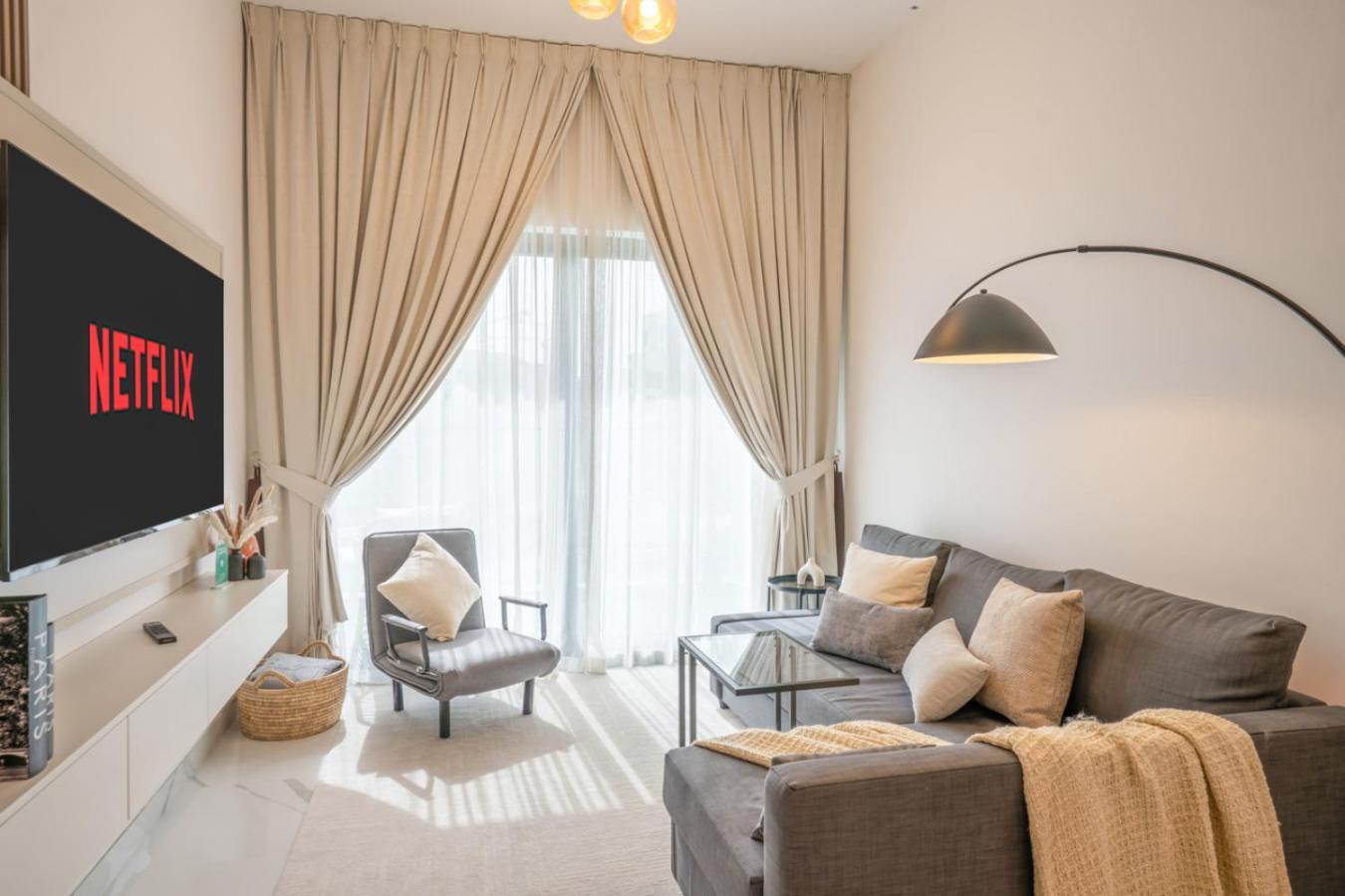 Apartment Serene Family Haven With Gym Pool And Sauna Dubai
