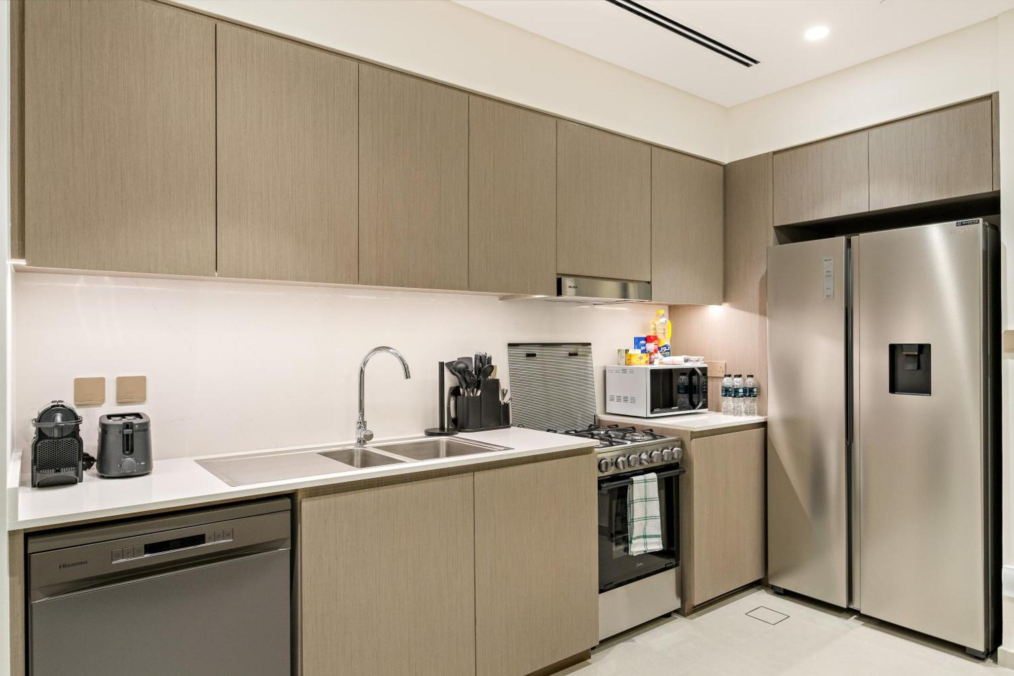 Panoramic 2br With Pool & Burj View Next To Mall Apartment *