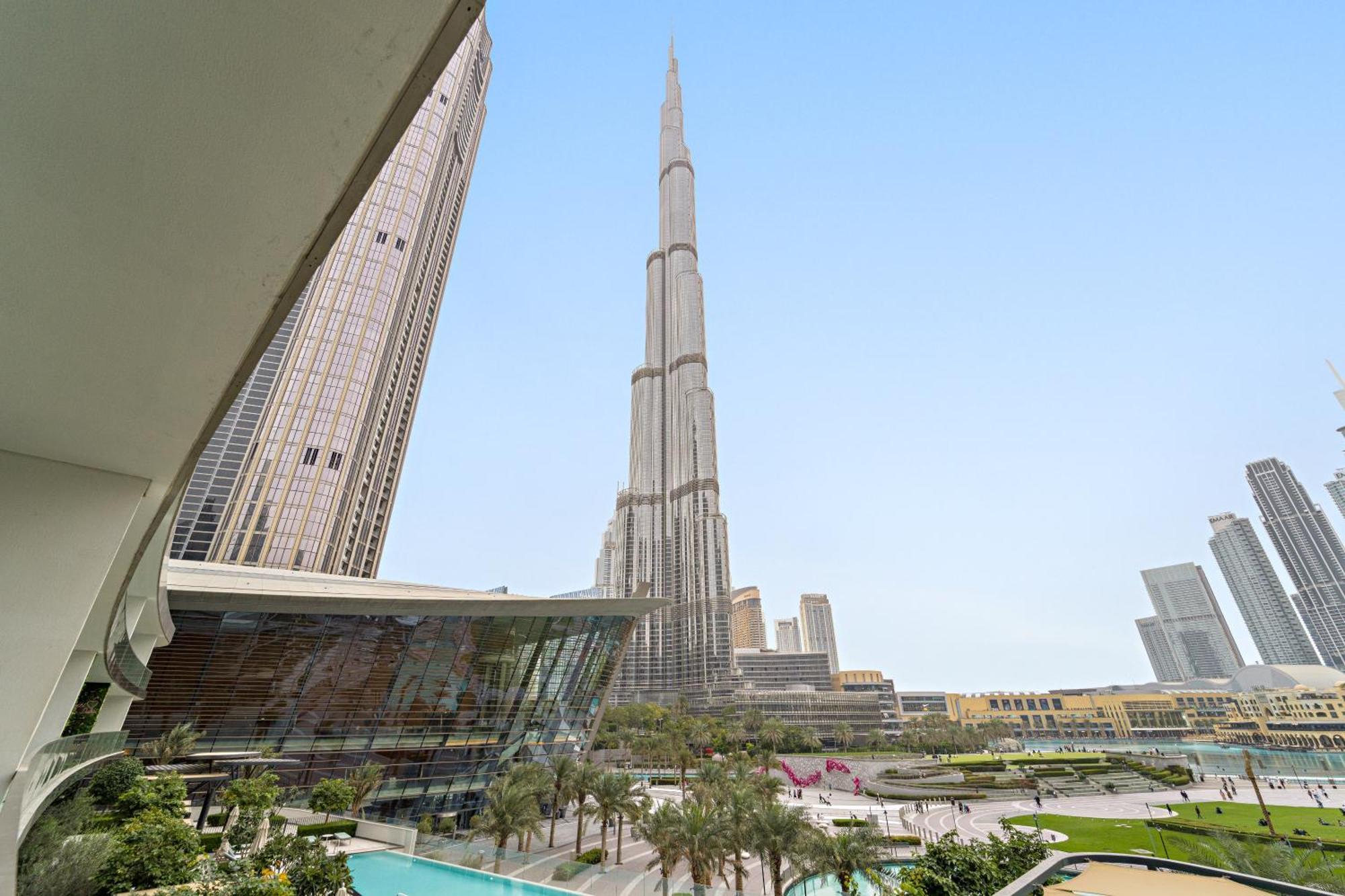 Panoramic 2br With Pool & Burj View Next To Mall Dubai