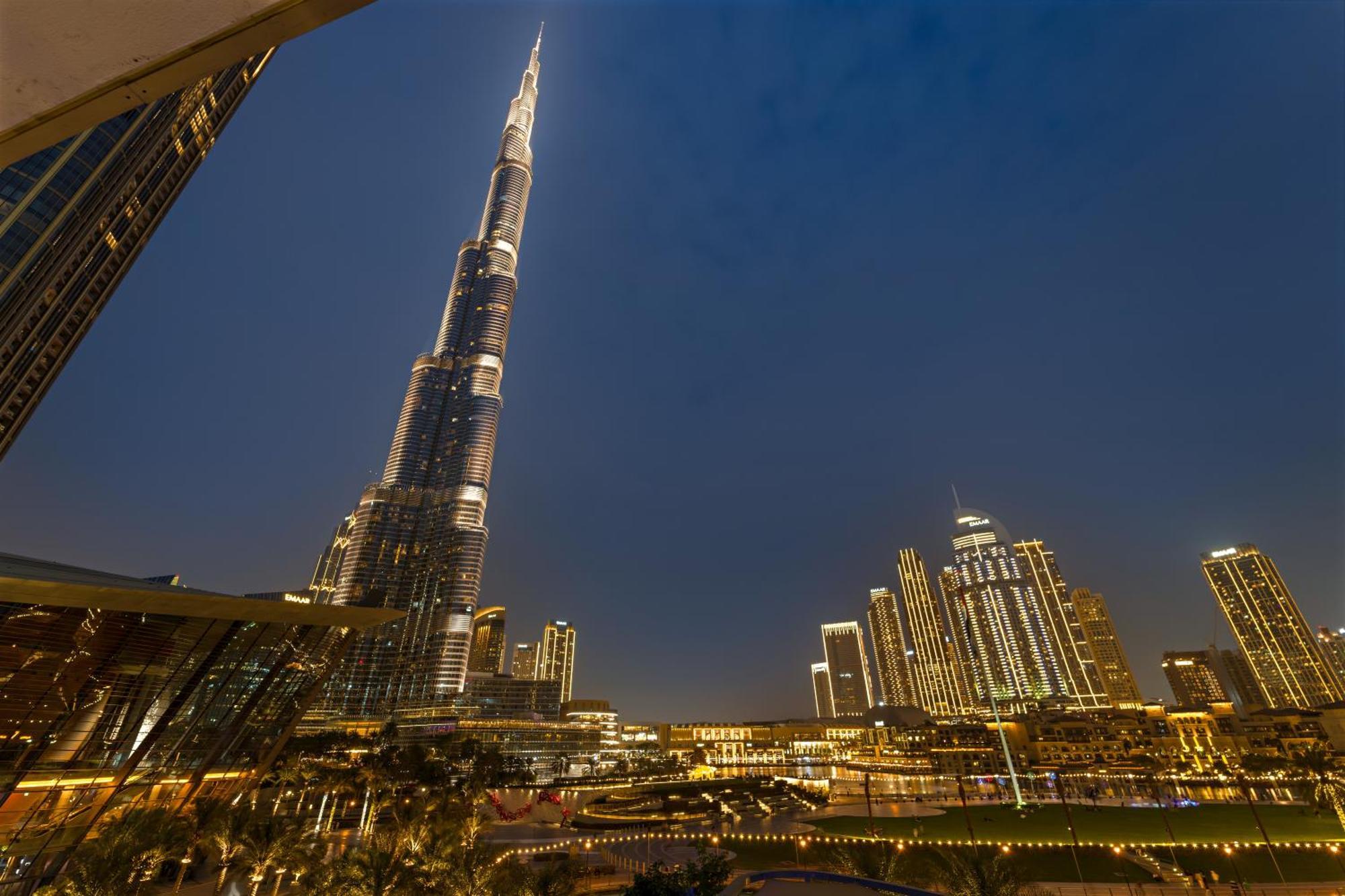 Panoramic 2br With Pool & Burj View Next To Mall Apartment Dubai