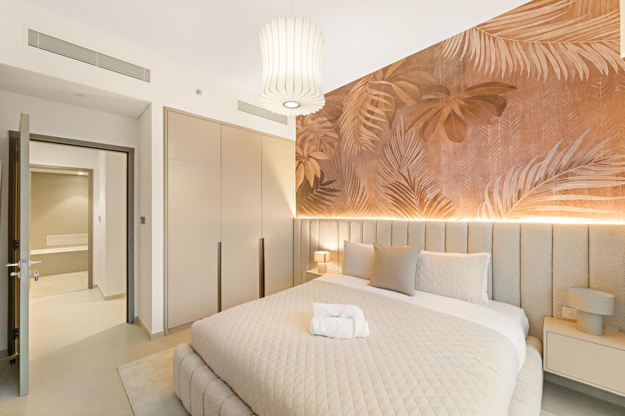 Panoramic 2br With Pool & Burj View Next To Mall *
