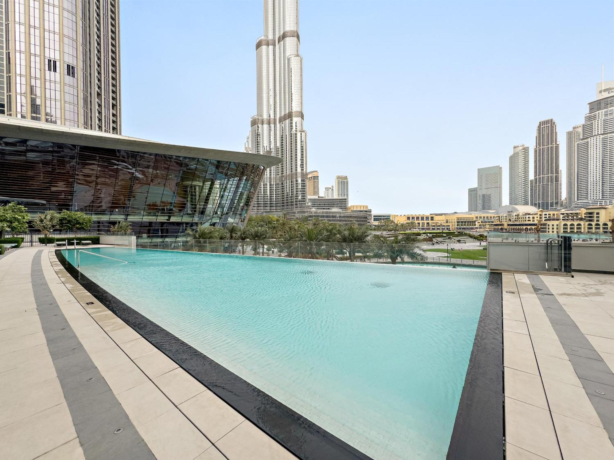 Panoramic 2br With Pool & Burj View Next To Mall Dubai