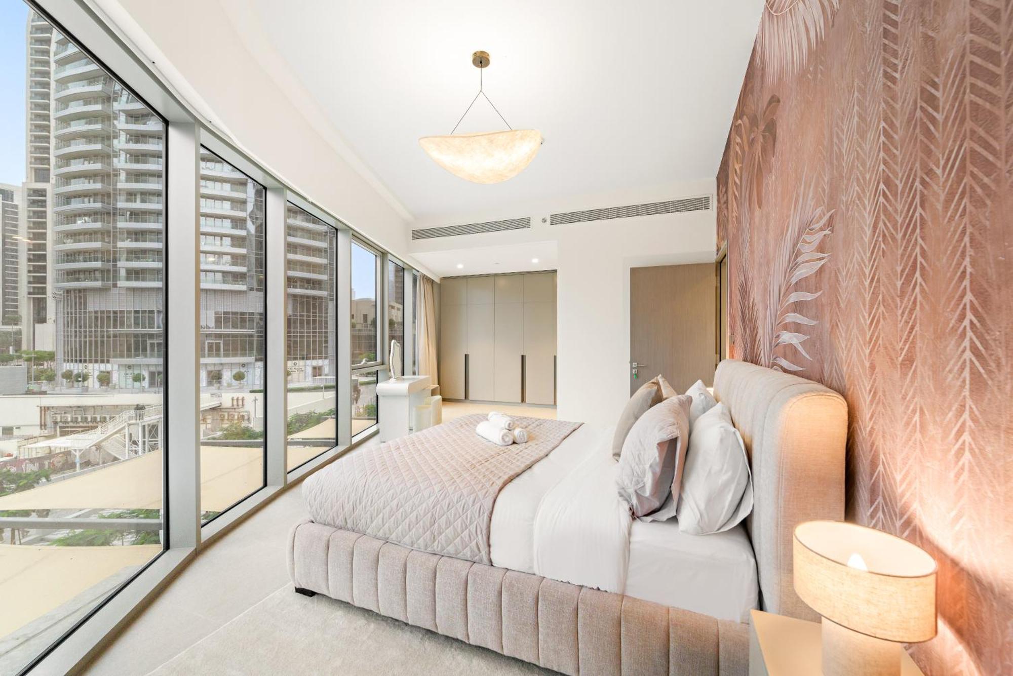 Apartment Panoramic 2br With Pool & Burj View Next To Mall