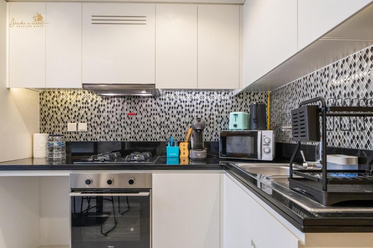 Classic Canal View 2 Bhk 6pax *