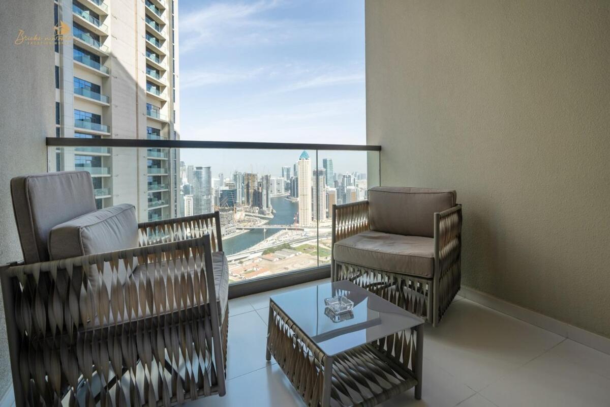 Classic Canal View 2 Bhk 6pax * Dubai