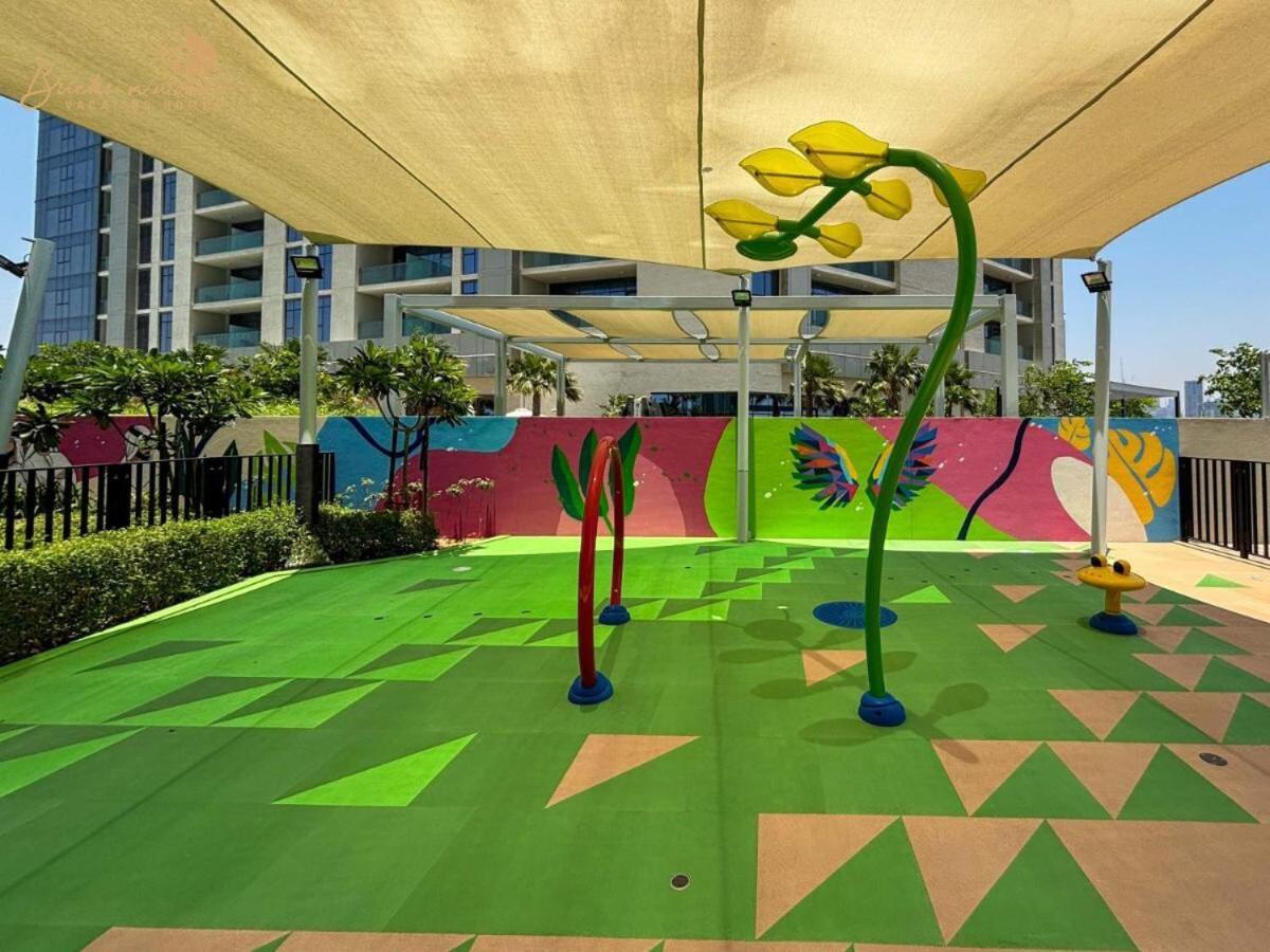 Classic Canal View 2 Bhk 6pax Dubai
