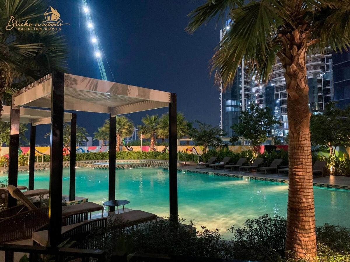 Classic Canal View 2 Bhk 6pax Dubai