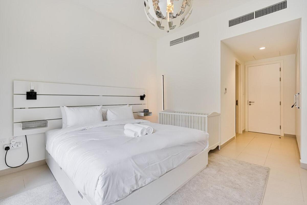 Bright And Airy 2br, Family-friendly With Pool And Gym Villa