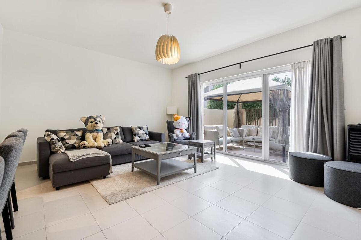 Bright And Airy 2br, Family-friendly With Pool And Gym Dubai