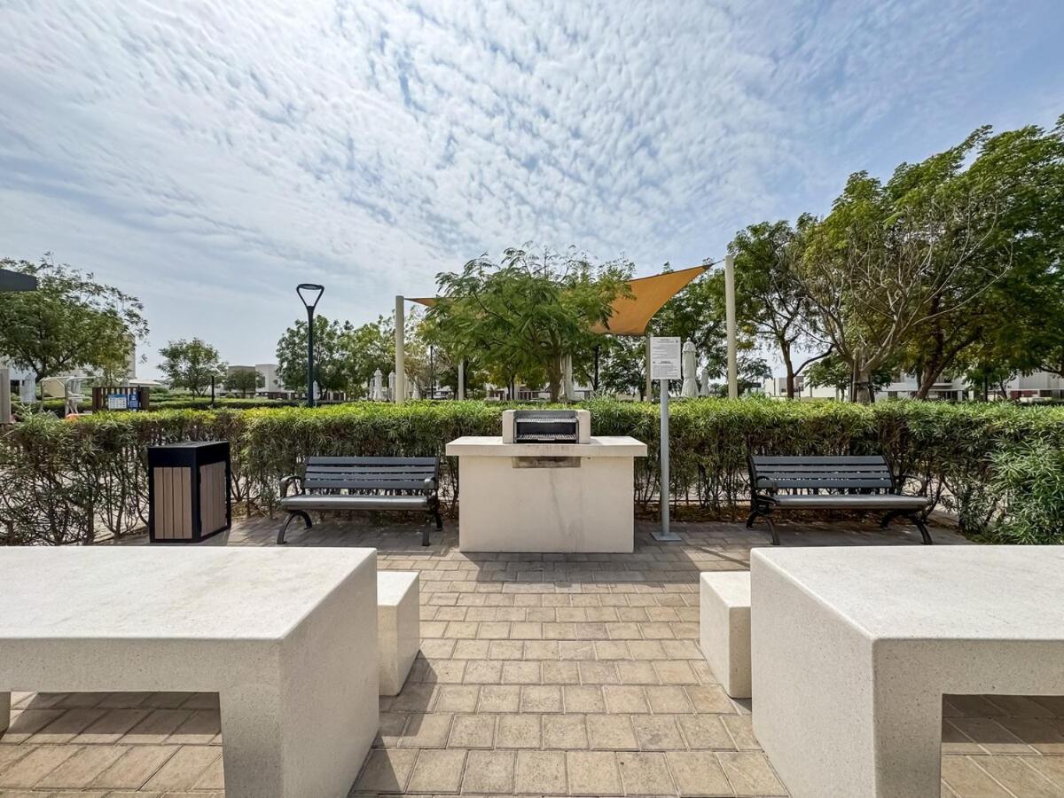 Bright And Airy 2br, Family-friendly With Pool And Gym * Dubai
