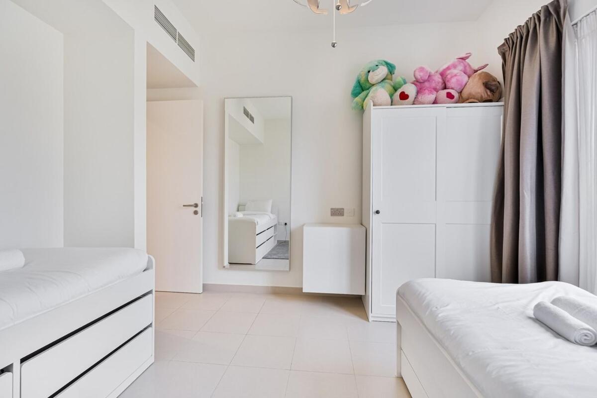 Villa Bright And Airy 2br, Family-friendly With Pool And Gym