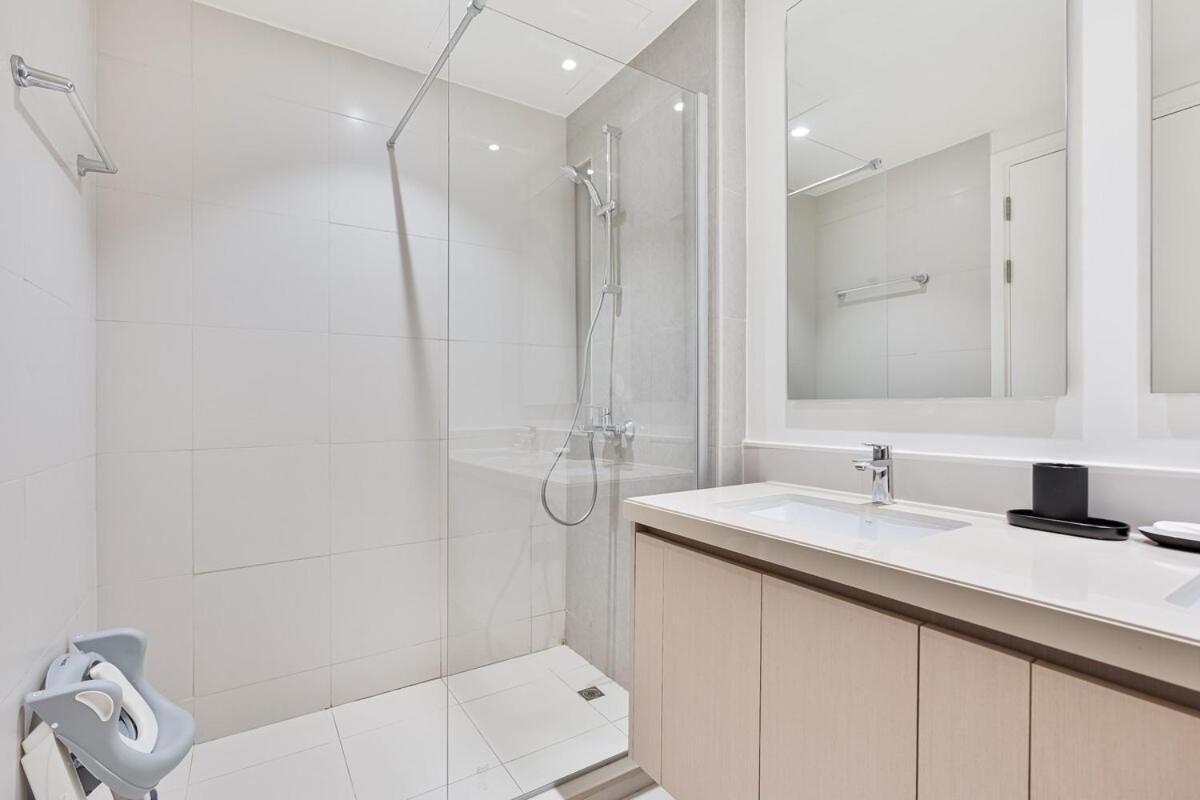 Bright And Airy 2br, Family-friendly With Pool And Gym *