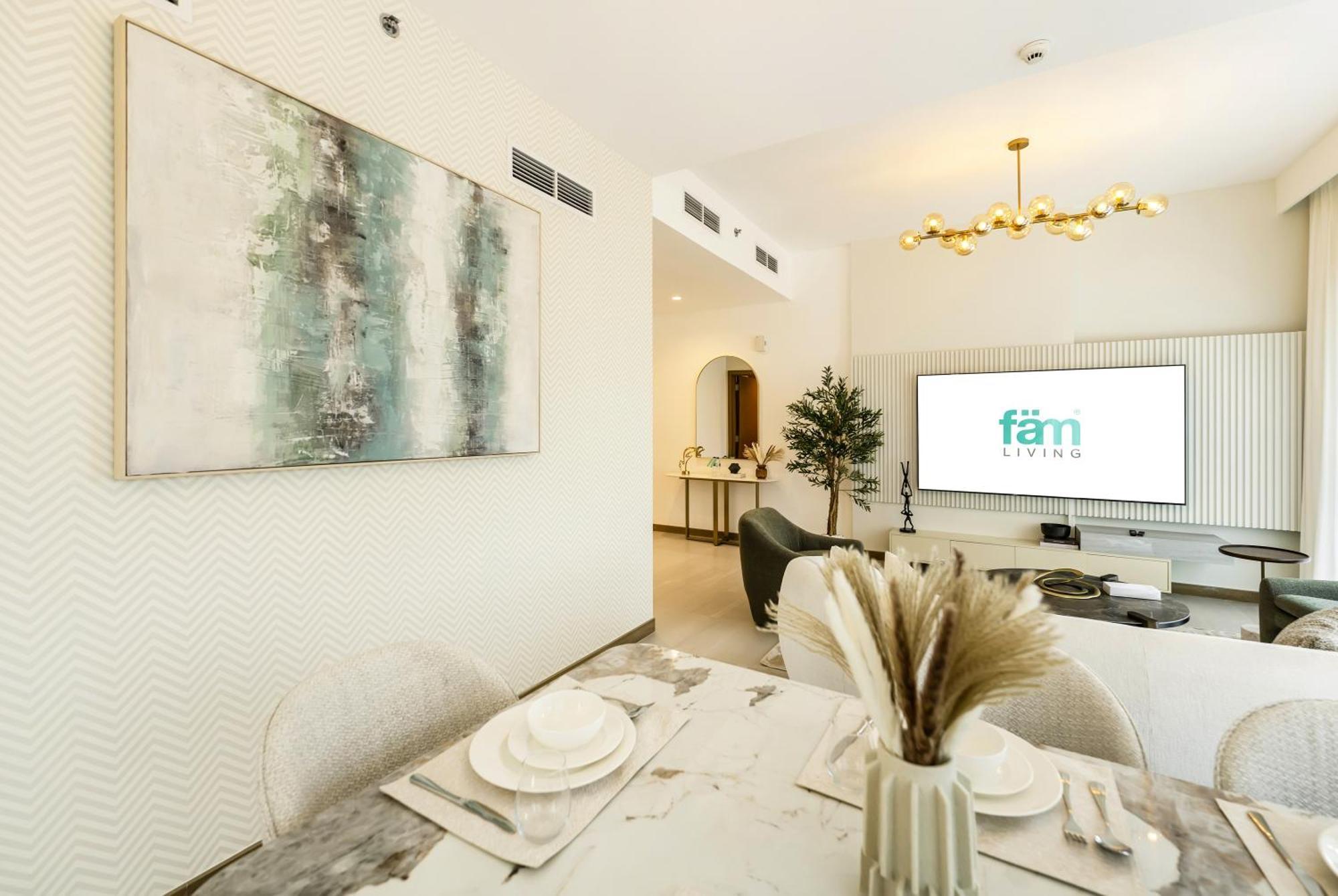Fam Living - 3 Bedroom And Maids Retreat Overlooking Canal * Dubai