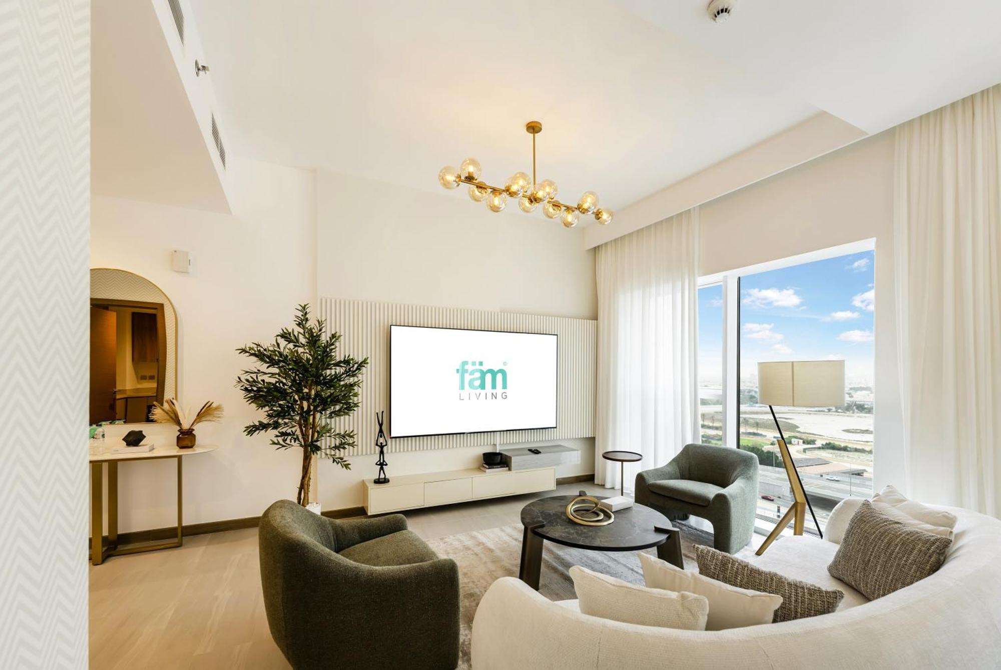 Apartment Fam Living - 3 Bedroom And Maids Retreat Overlooking Canal Dubai