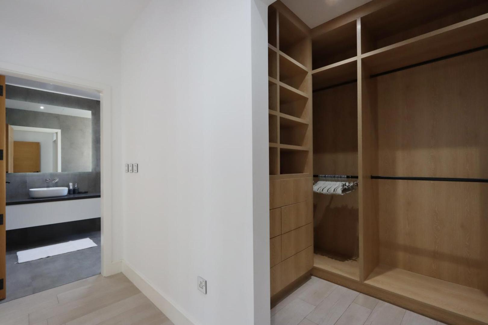 Apartment Livbnb-luxurious Family Getaway, 6br