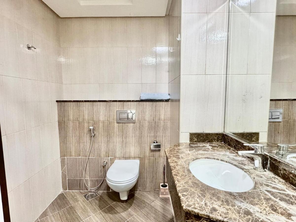 Apartment Homes2retreat - Very Spacious In The Heart Of Jvc *