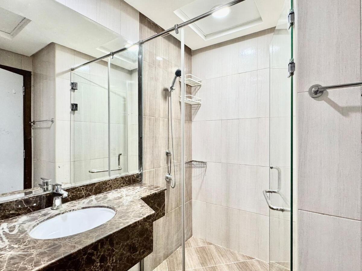 Homes2retreat - Very Spacious In The Heart Of Jvc Apartment
