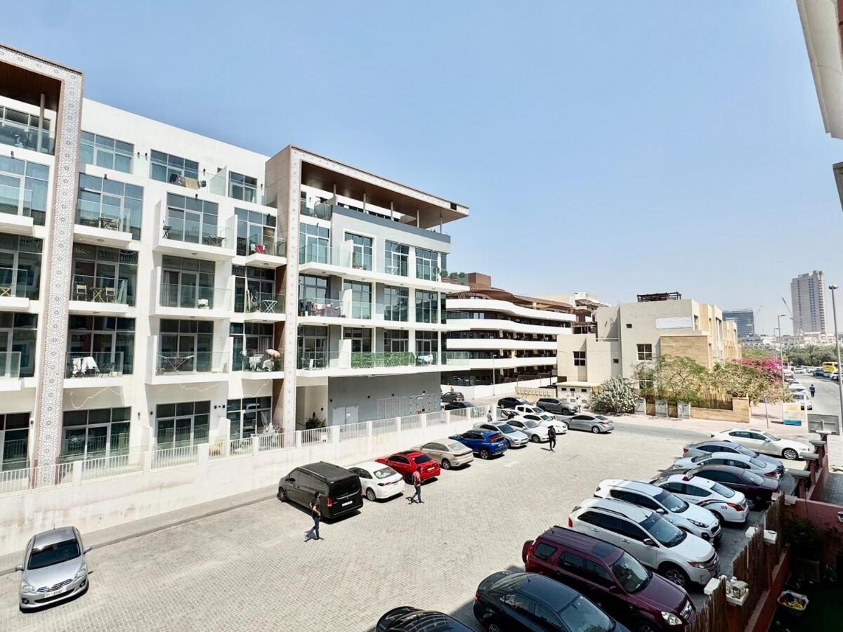 Homes2retreat - Very Spacious In The Heart Of Jvc *