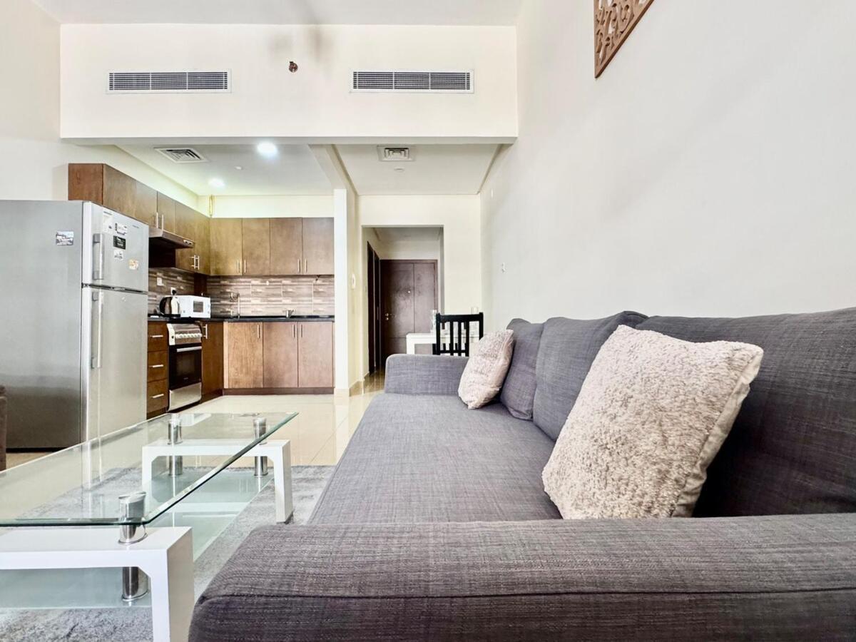 Homes2retreat - Very Spacious In The Heart Of Jvc Apartment