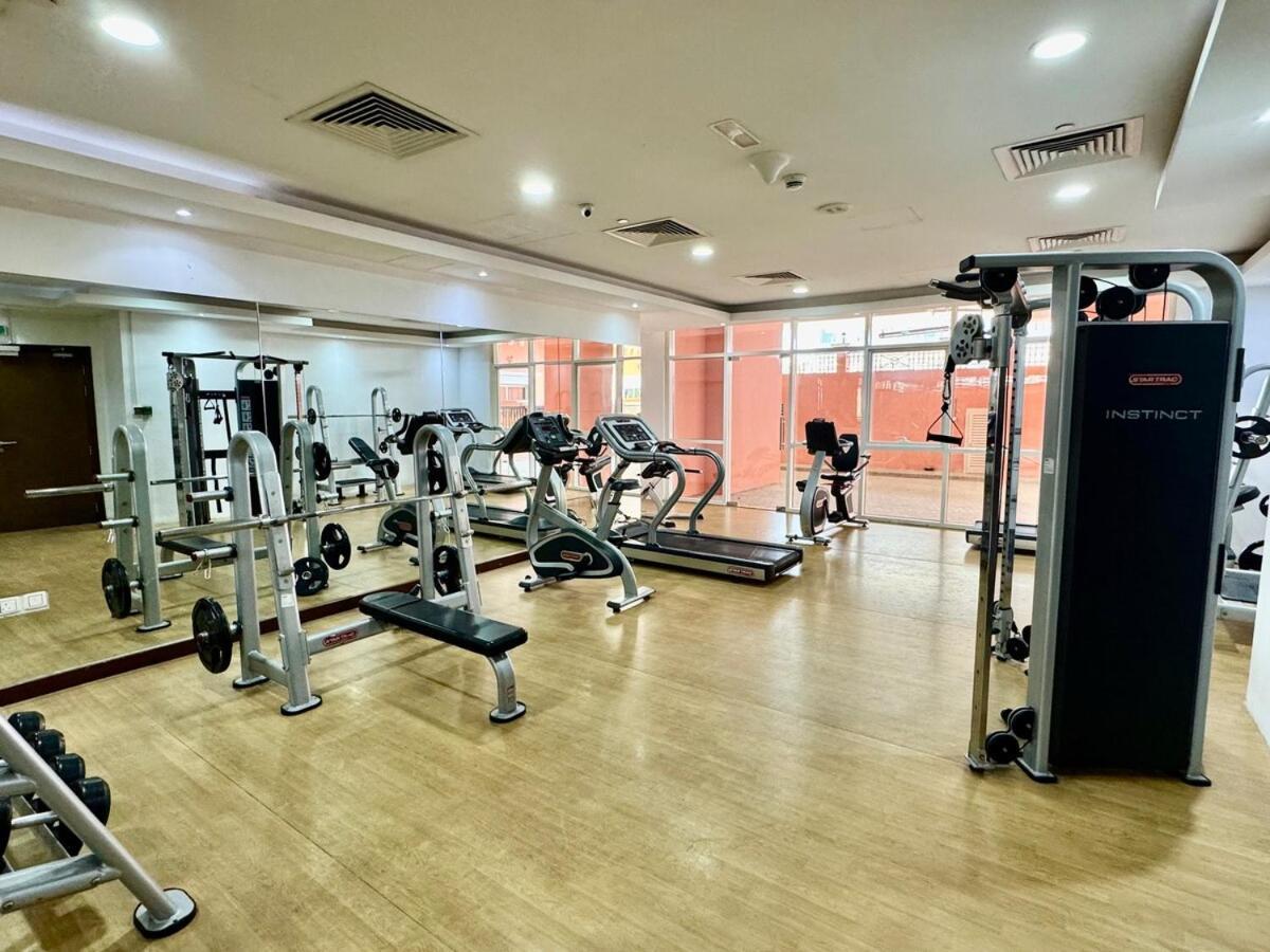 Homes2retreat - Very Spacious In The Heart Of Jvc Apartment