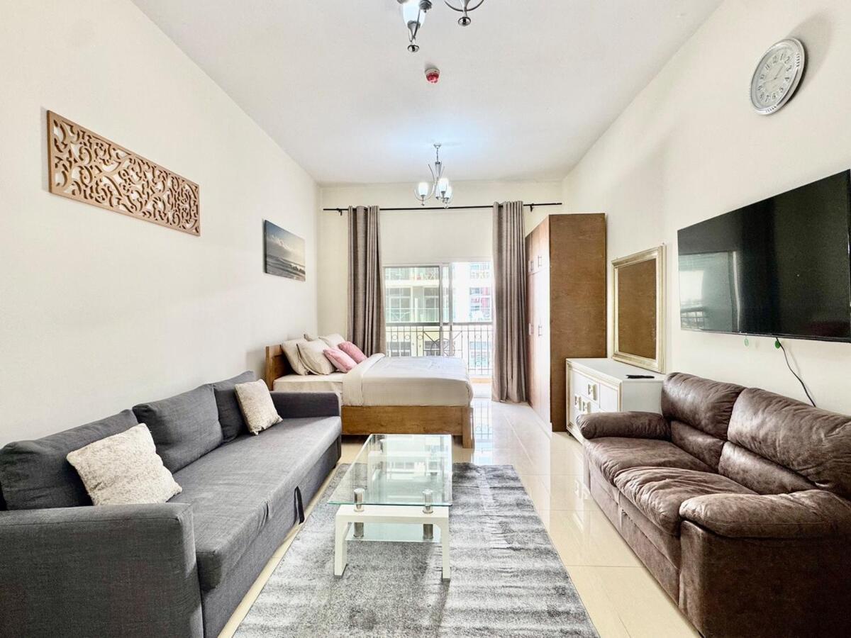 Homes2retreat - Very Spacious In The Heart Of Jvc