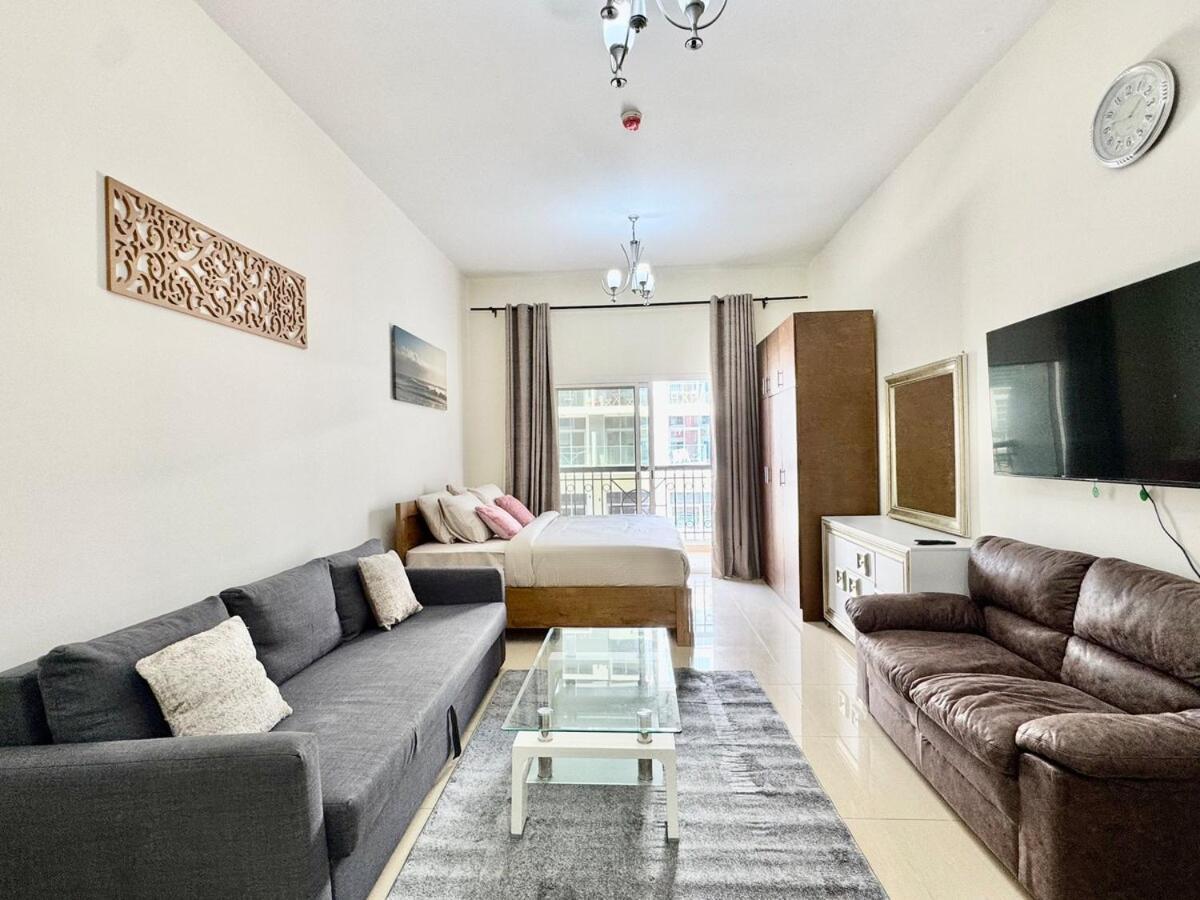 Homes2retreat - Very Spacious In The Heart Of Jvc Apartment Dubai