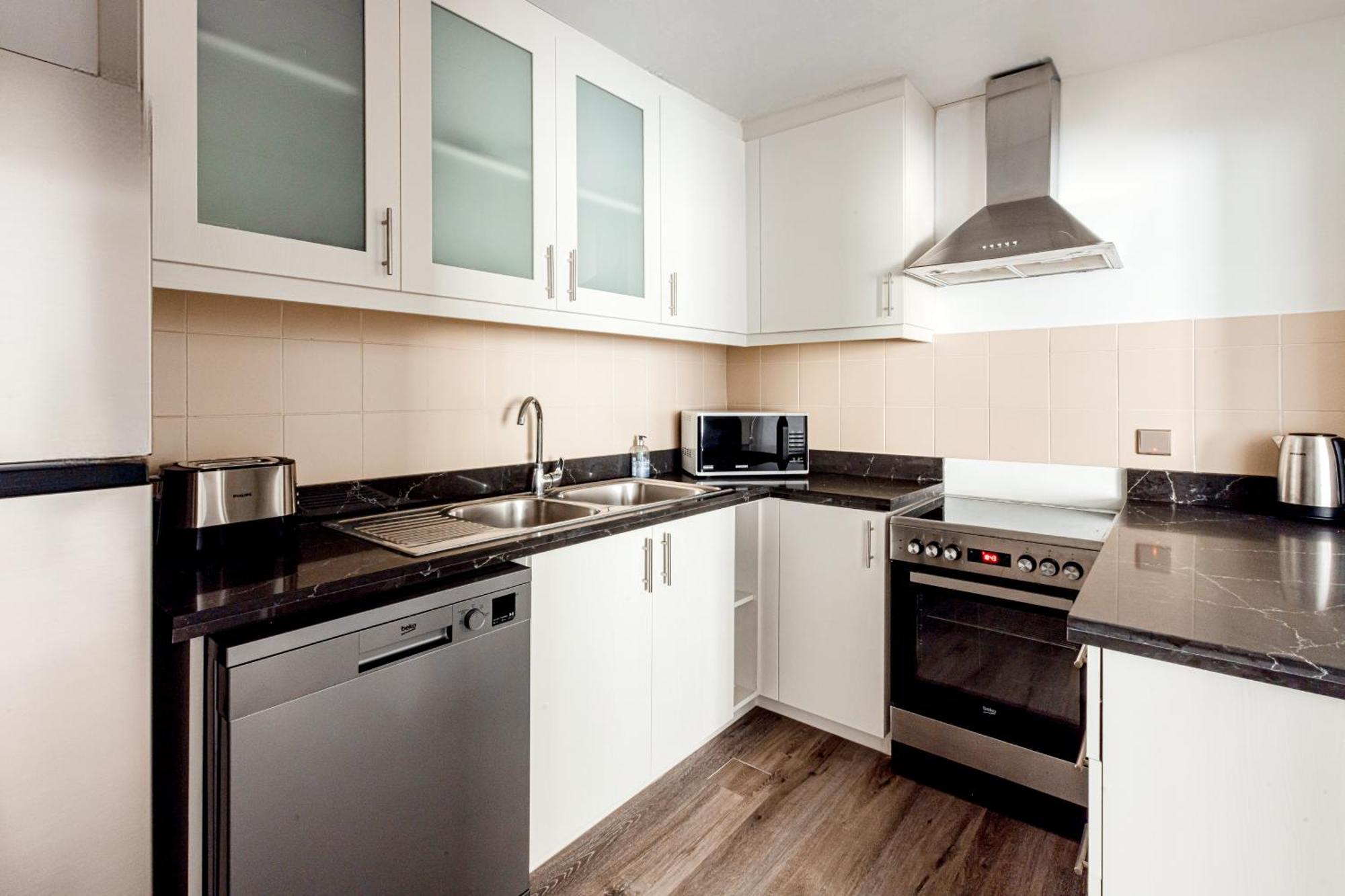 Beautiful 2 Bedroom With Full Sea View! Jbr Apartment