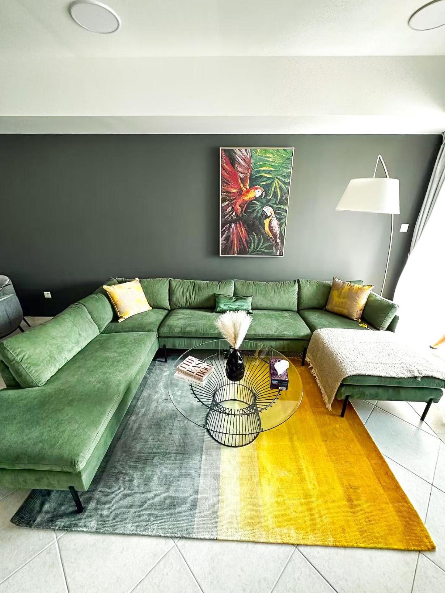Luxury 2-bedroom In Marina With Sea View Apartment *
