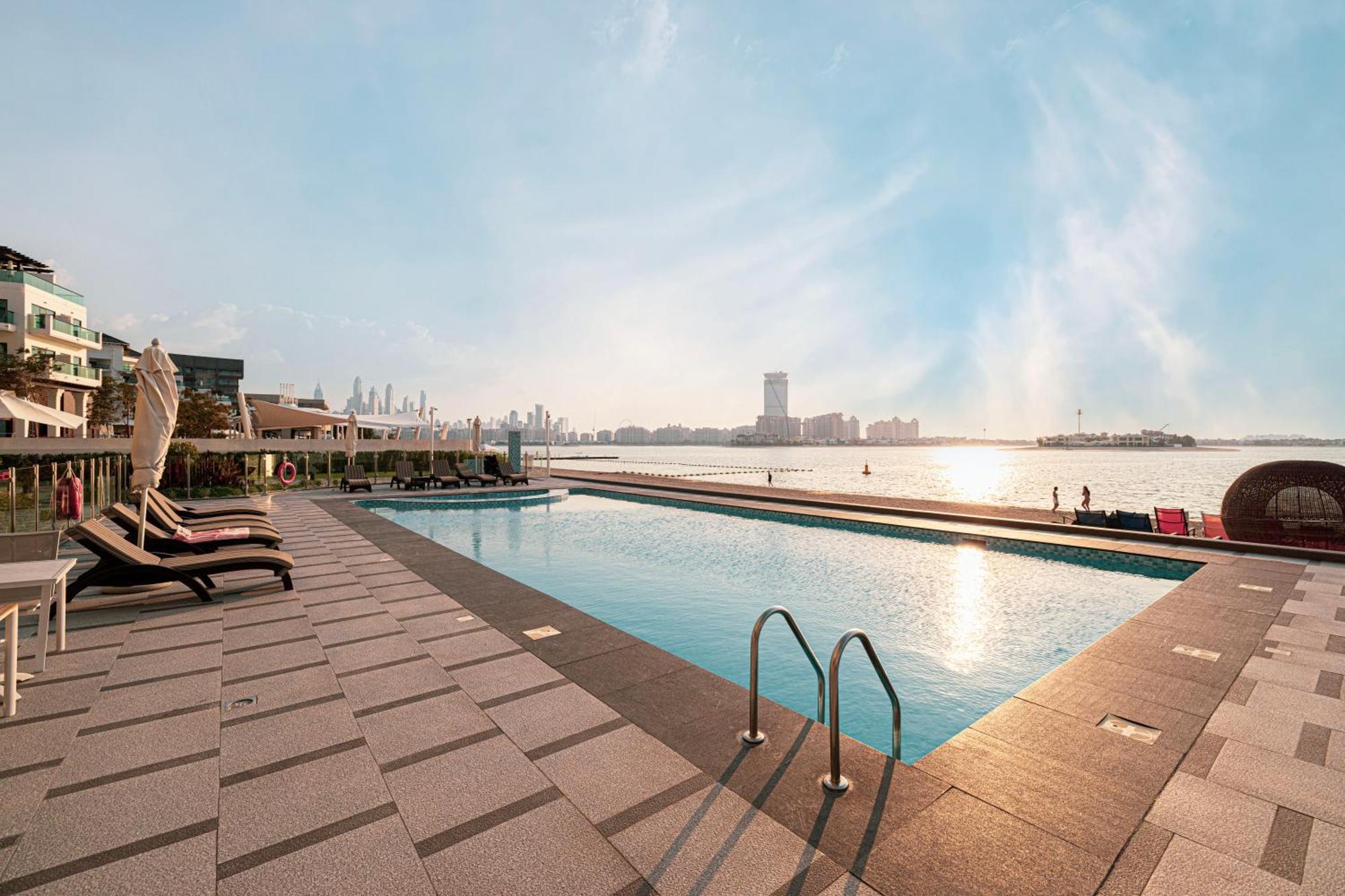 Beachfront Bliss, 1br With Royal Atlantis & Palm Views Apartment *
