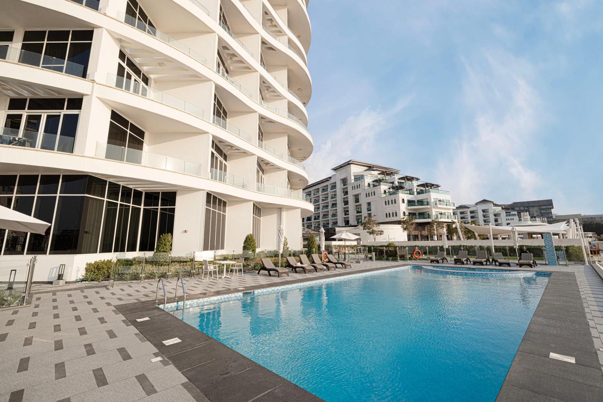 Beachfront Bliss, 1br With Royal Atlantis & Palm Views Apartment