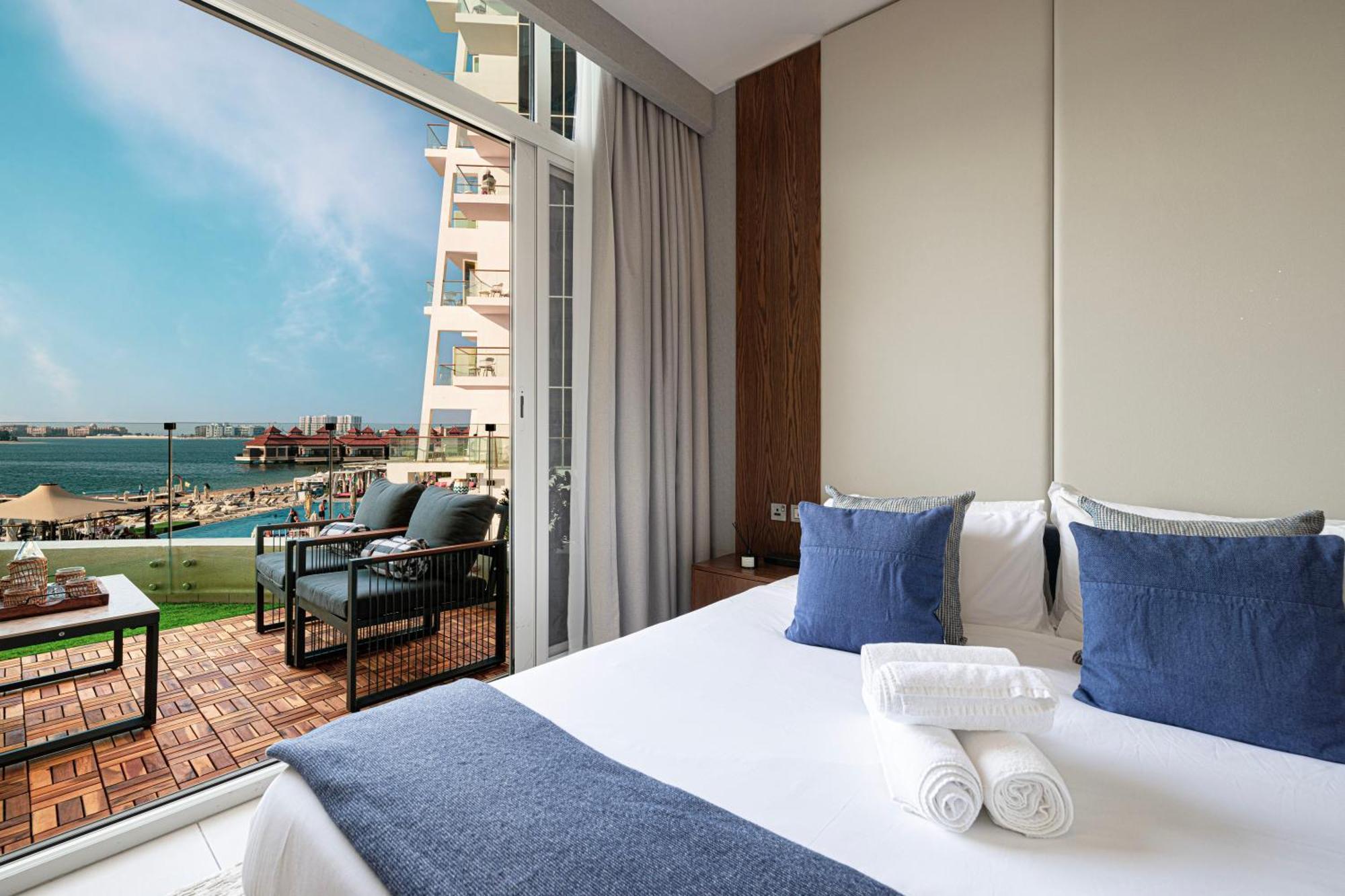 Beachfront Bliss, 1br With Royal Atlantis & Palm Views Apartment