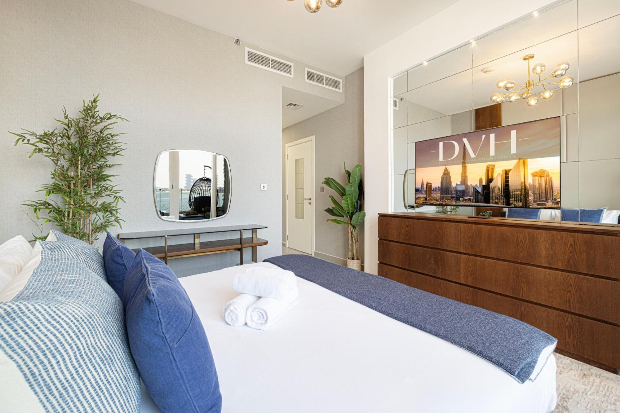 Beachfront Bliss, 1br With Royal Atlantis & Palm Views