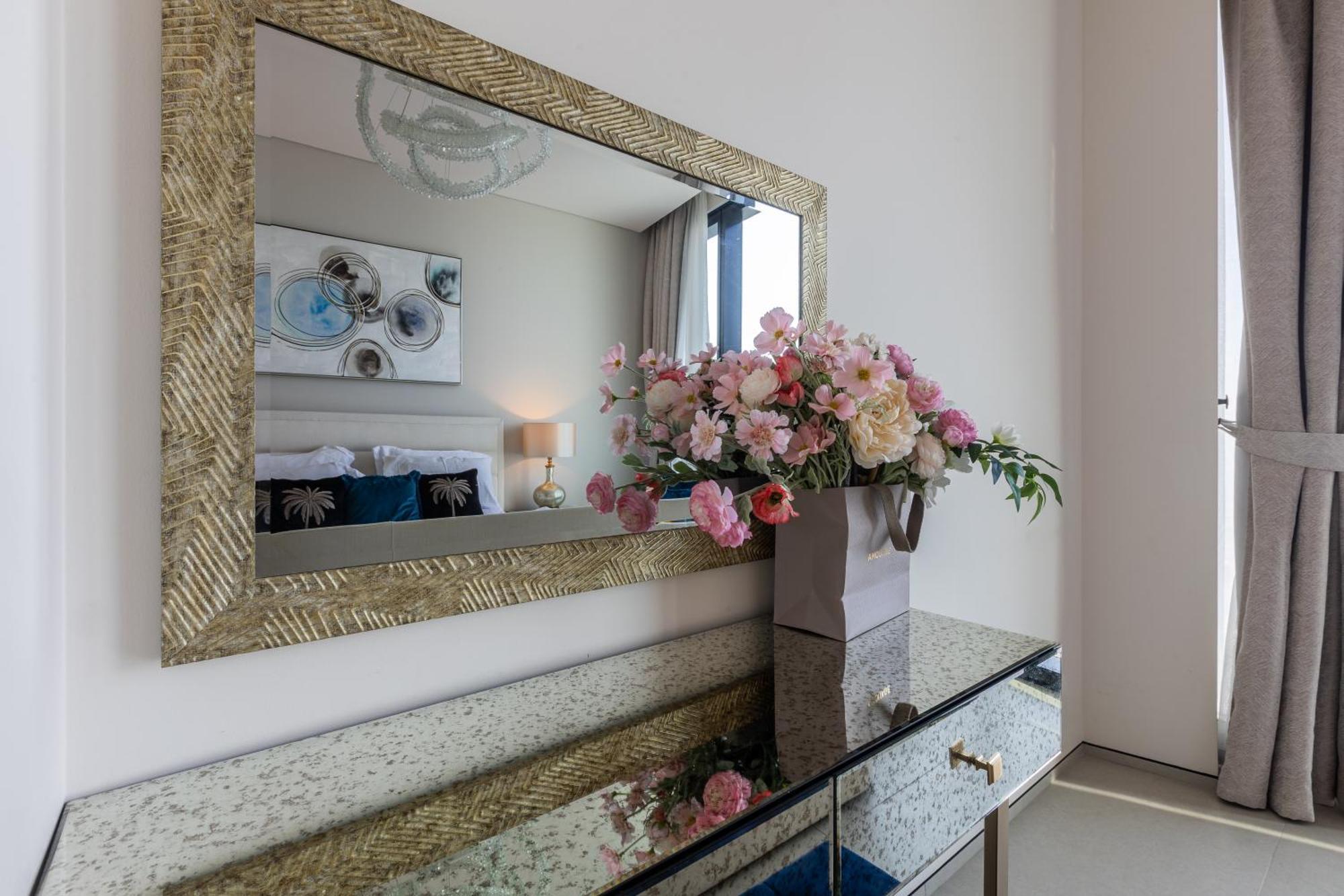 Apartment Elegant 2br Address *
