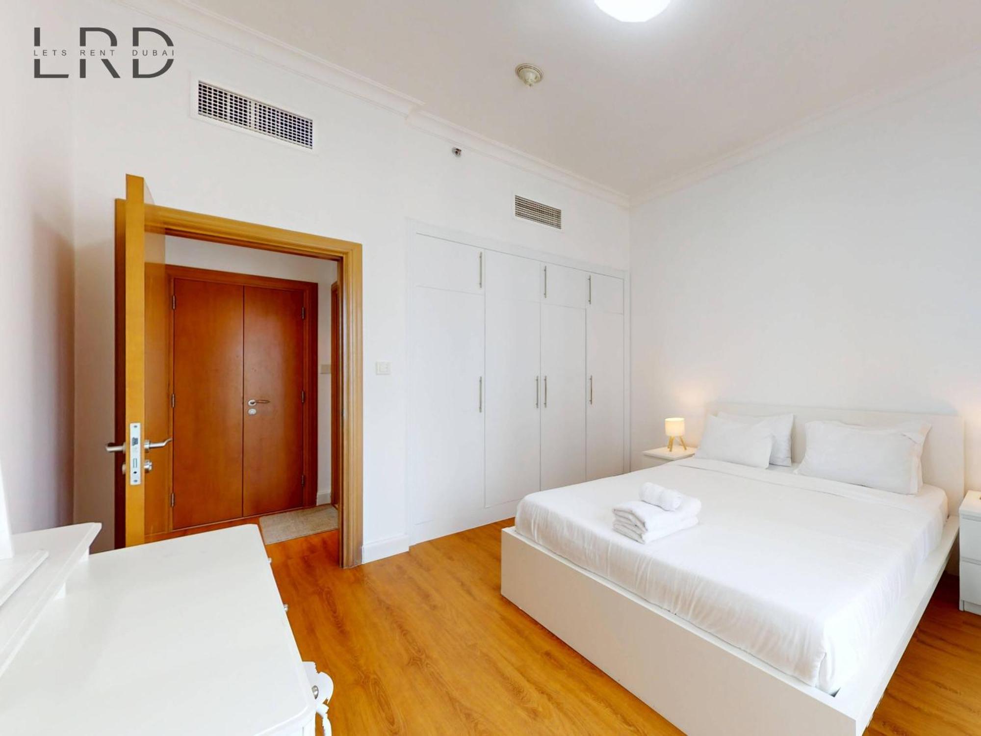 Apartment Charming 1br With Canal View In Business Bay Dubai