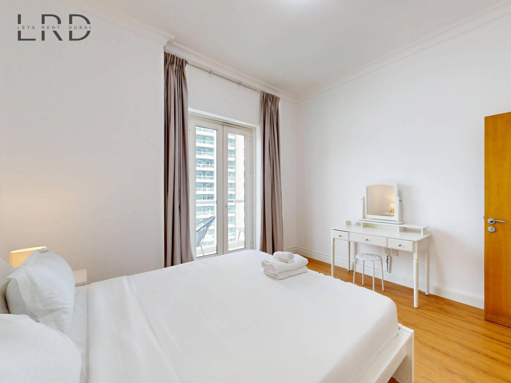 Charming 1br With Canal View In Business Bay Dubai