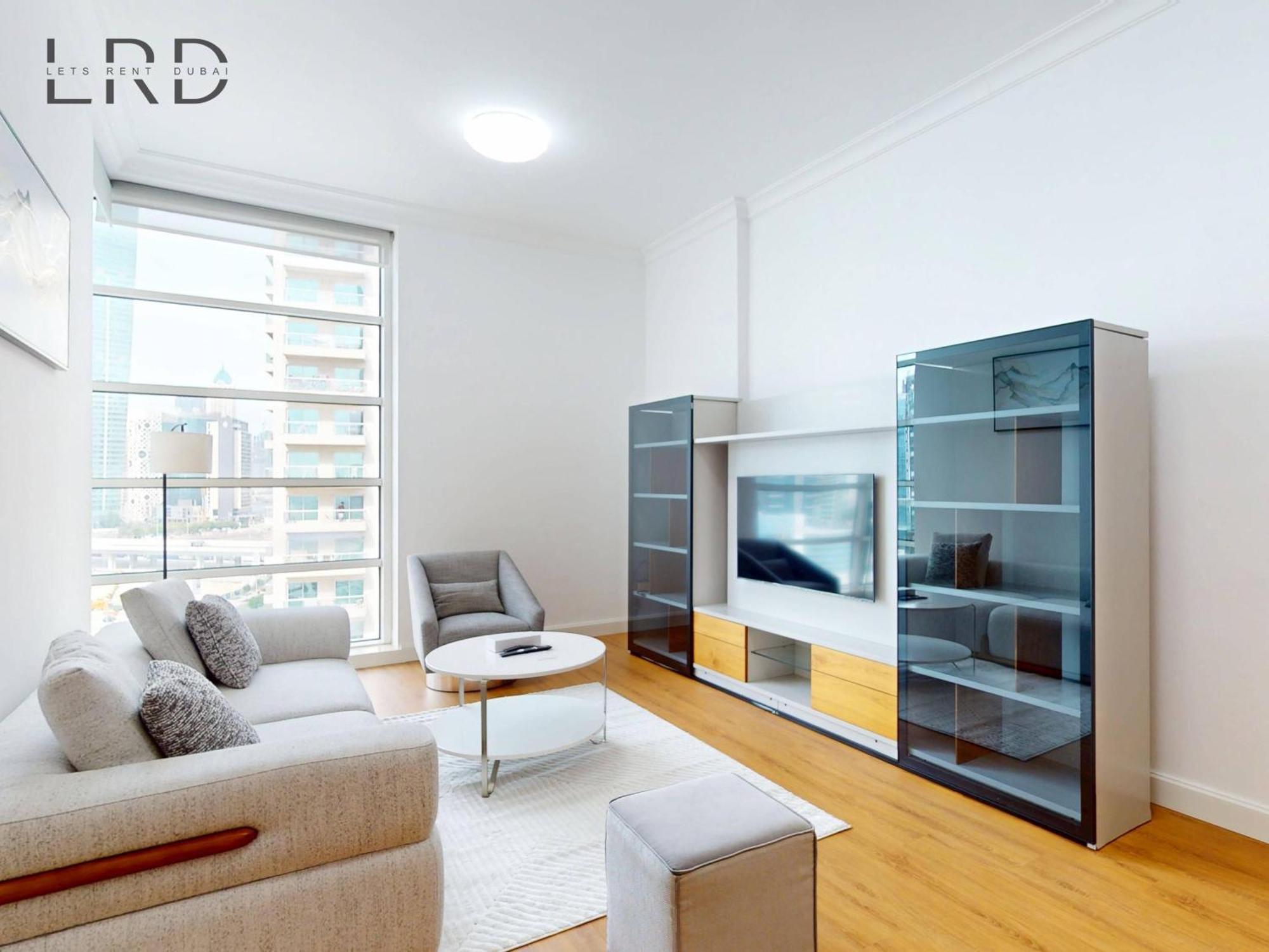Charming 1br With Canal View In Business Bay *
