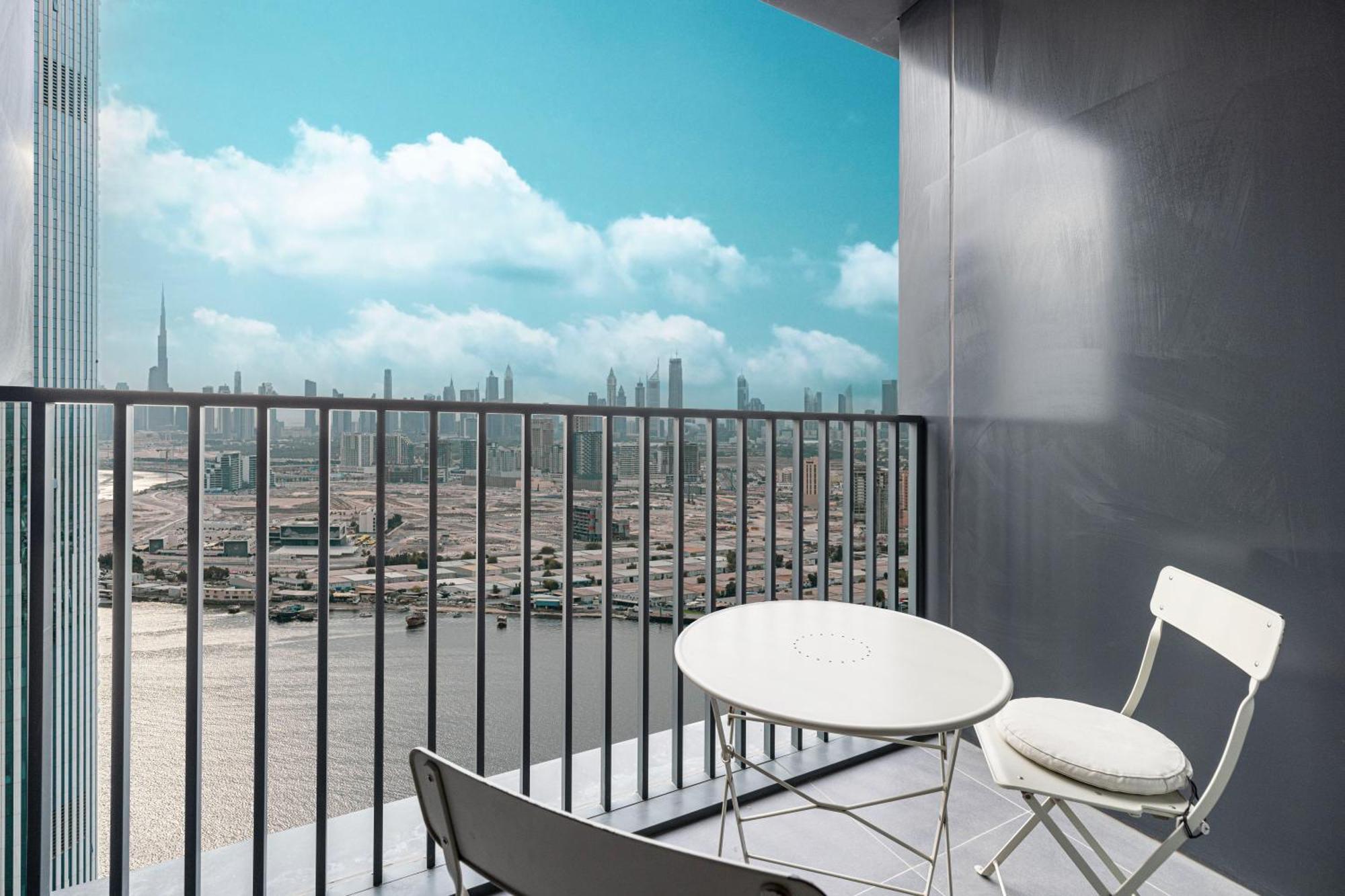 Emaar, Creek Edge Luxury Residences 2br *